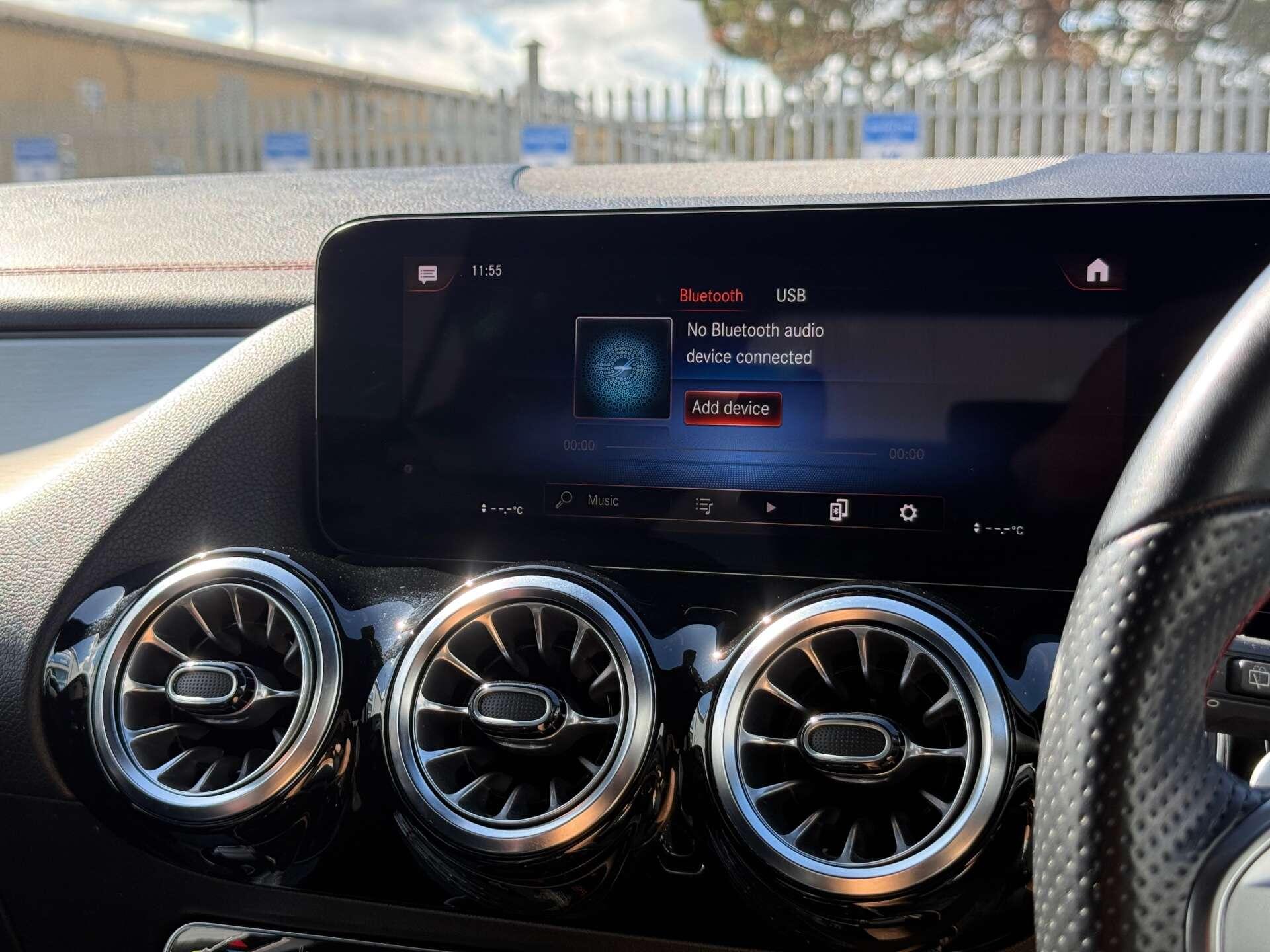 Mercedes-Benz EQA view 66