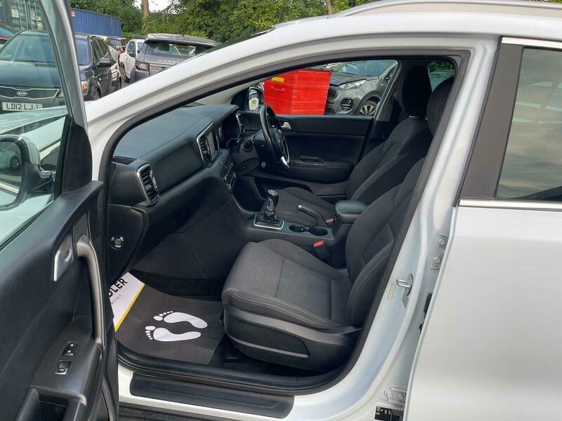2017 Kia Sportage 1.6 GDi 2 Euro 6 (s/s) 5dr • 96,290 miles image 38