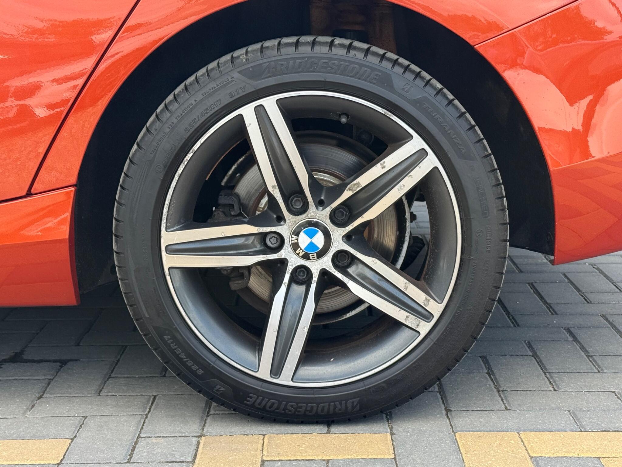 BMW 1 Series view 15