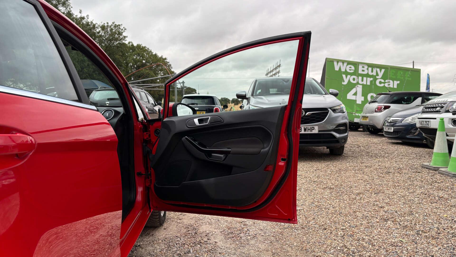 Ford Fiesta view 39