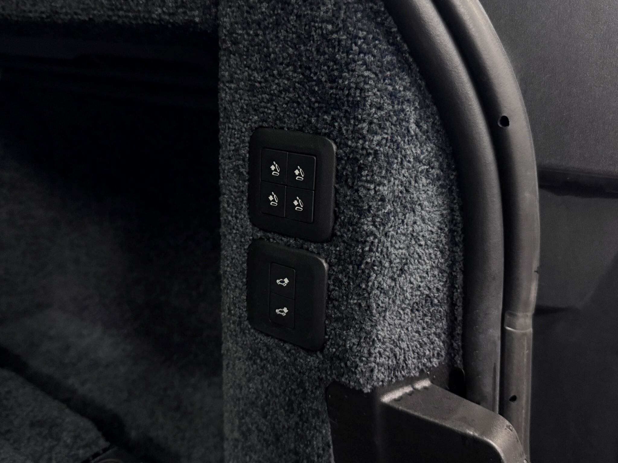 Land Rover Range Rover view 28