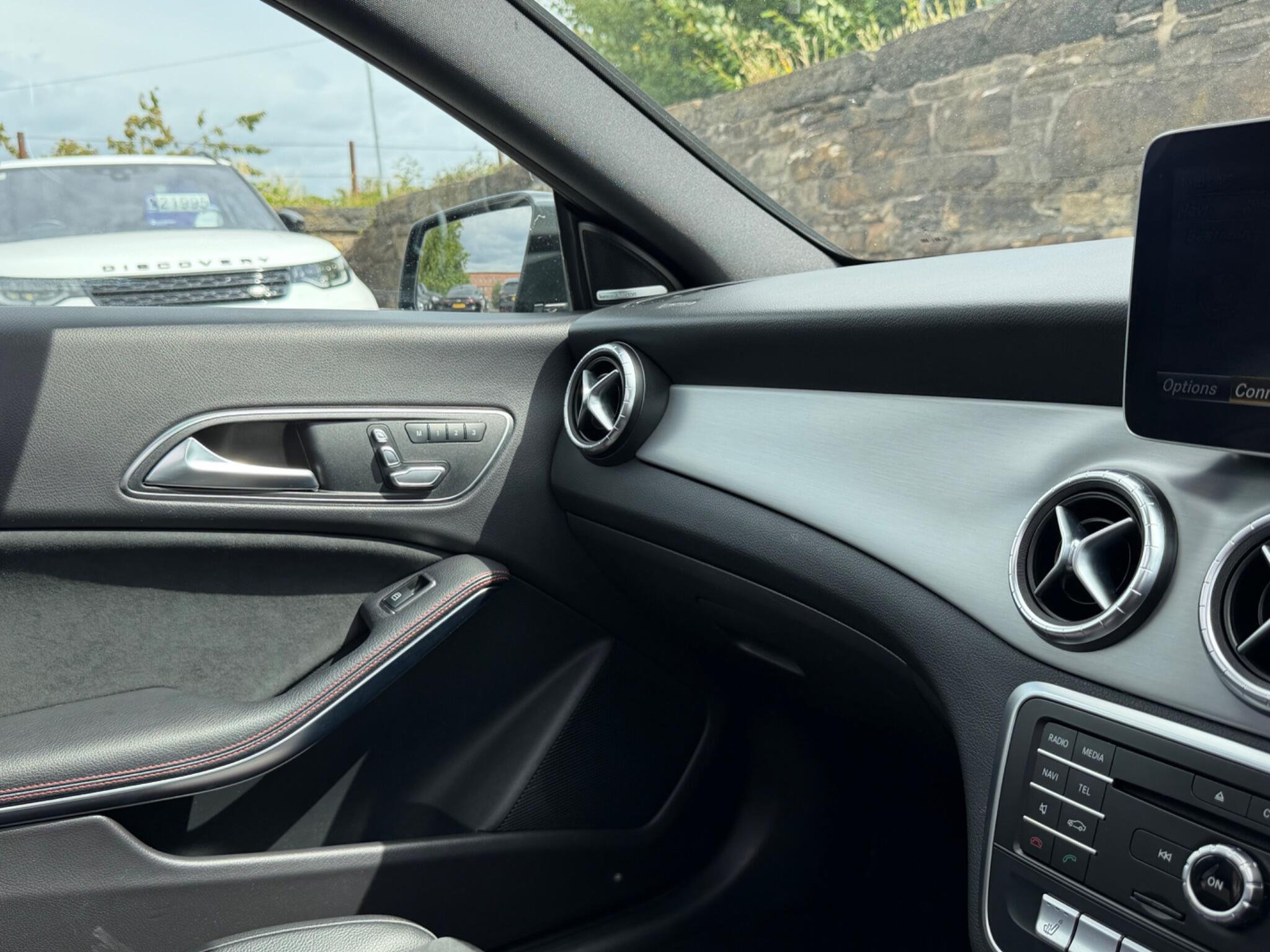 Mercedes-Benz Cla view 51