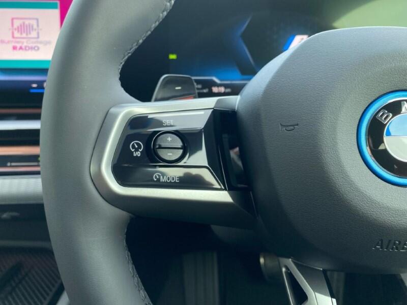 BMW 5 Series view 17