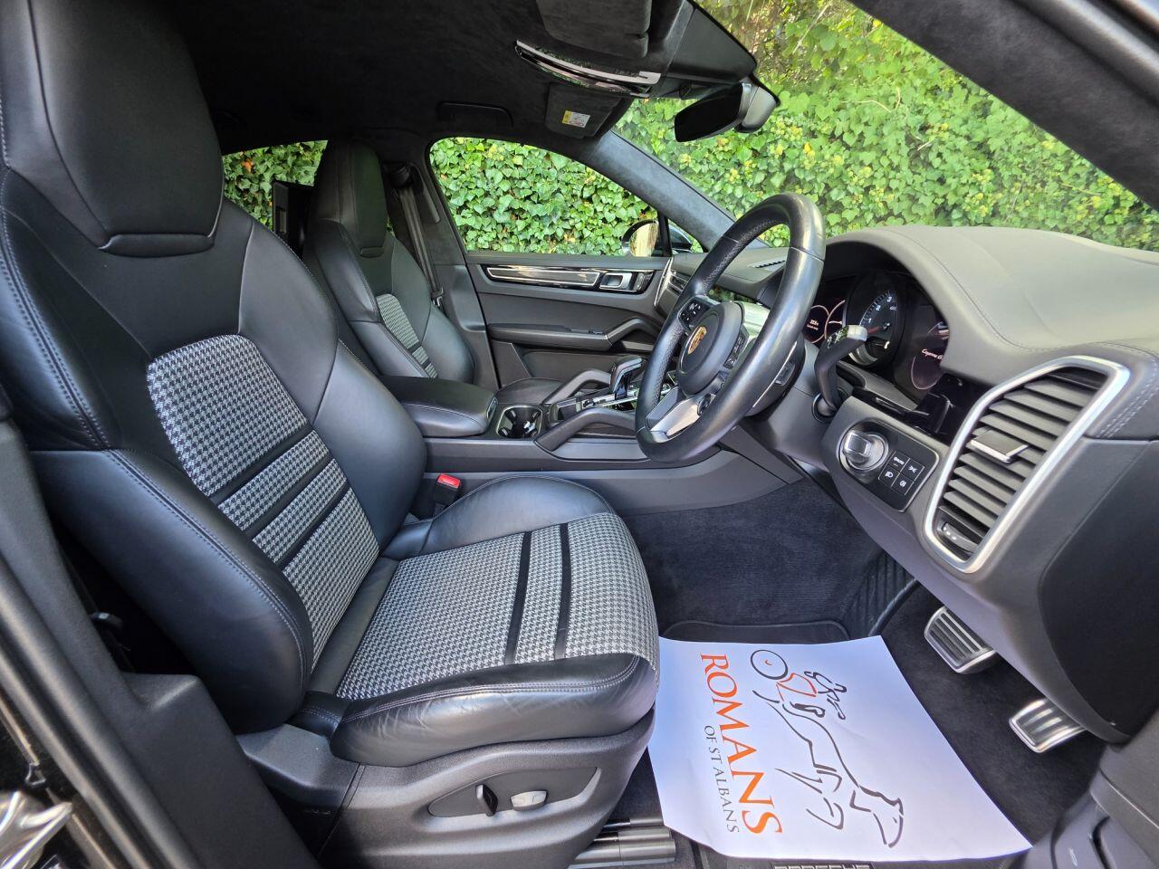 Porsche Cayenne view 8