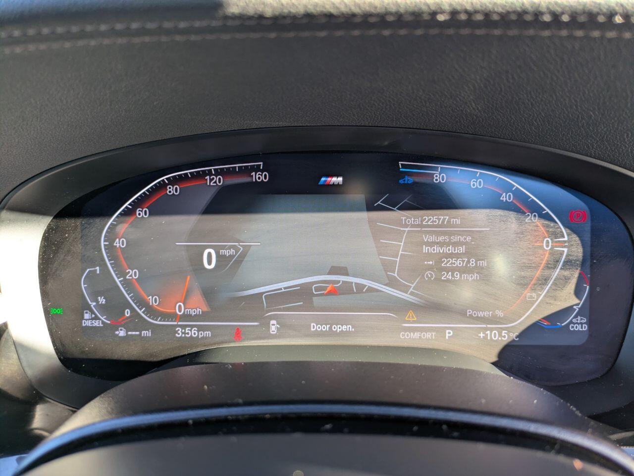 BMW 5 Series view 11