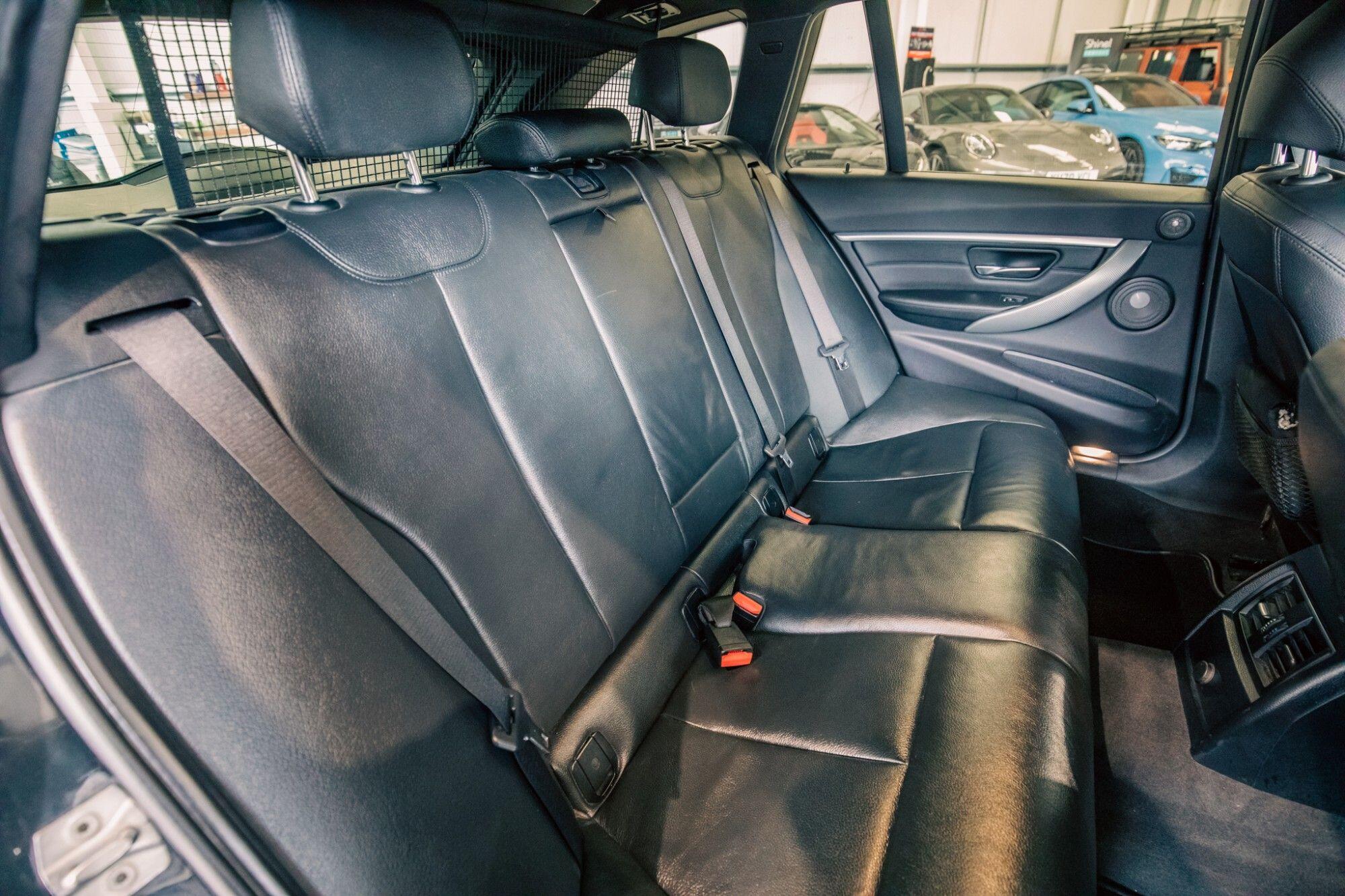 BMW 3 Series view 8