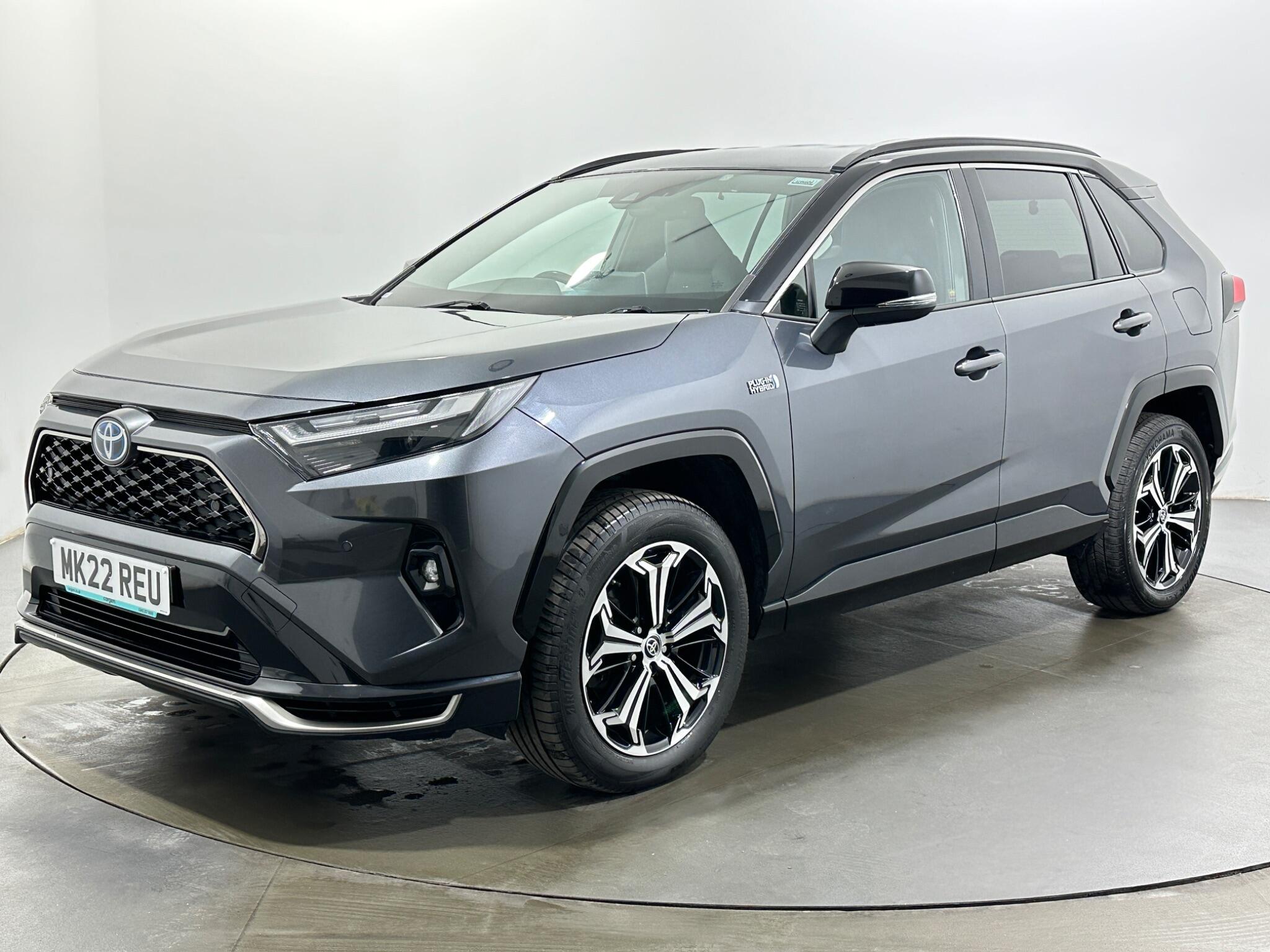 Toyota Rav4 view 4