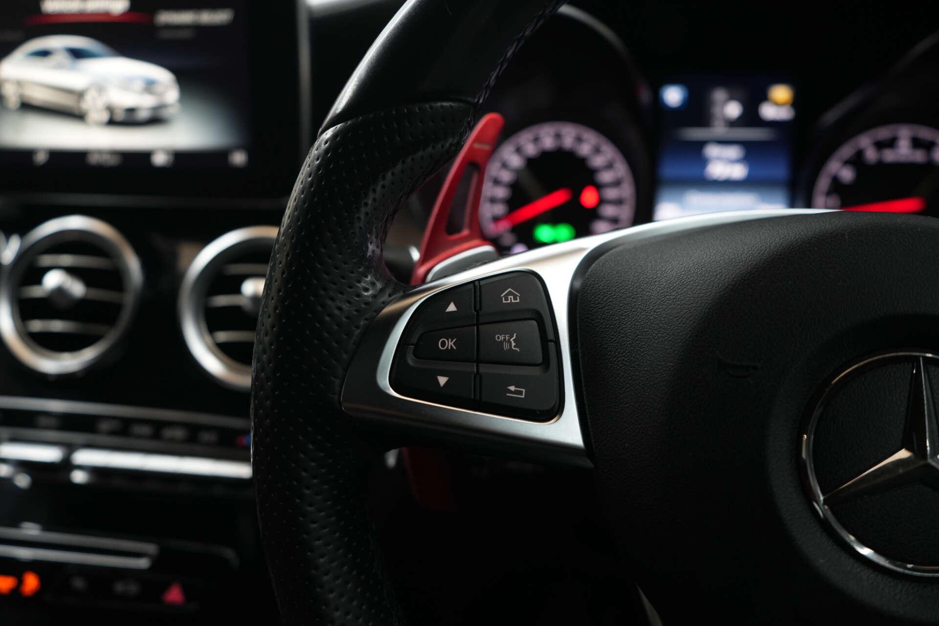 Mercedes-Benz C-Class view 38