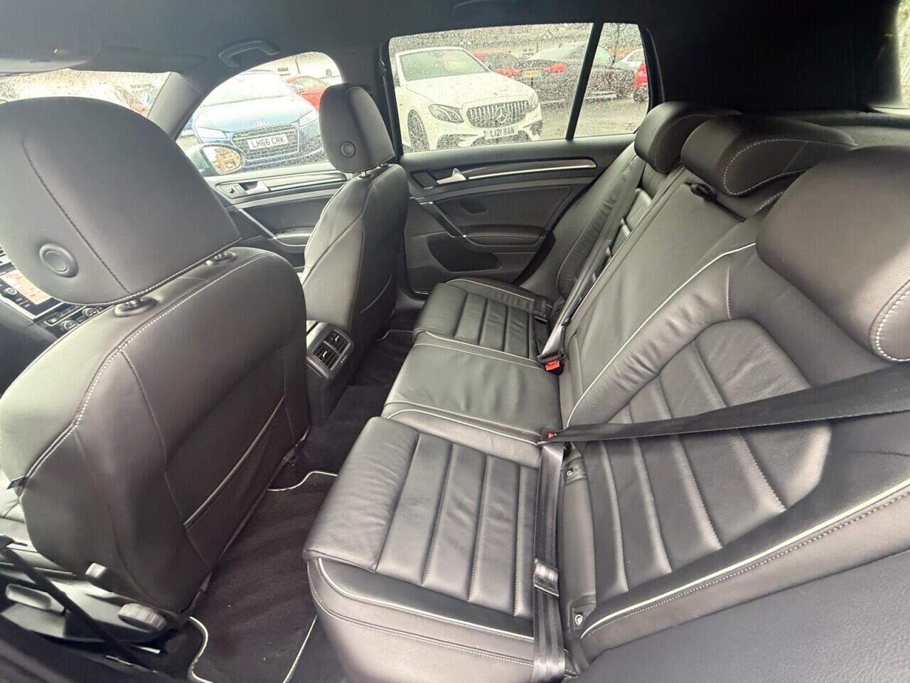 Volkswagen Golf view 25