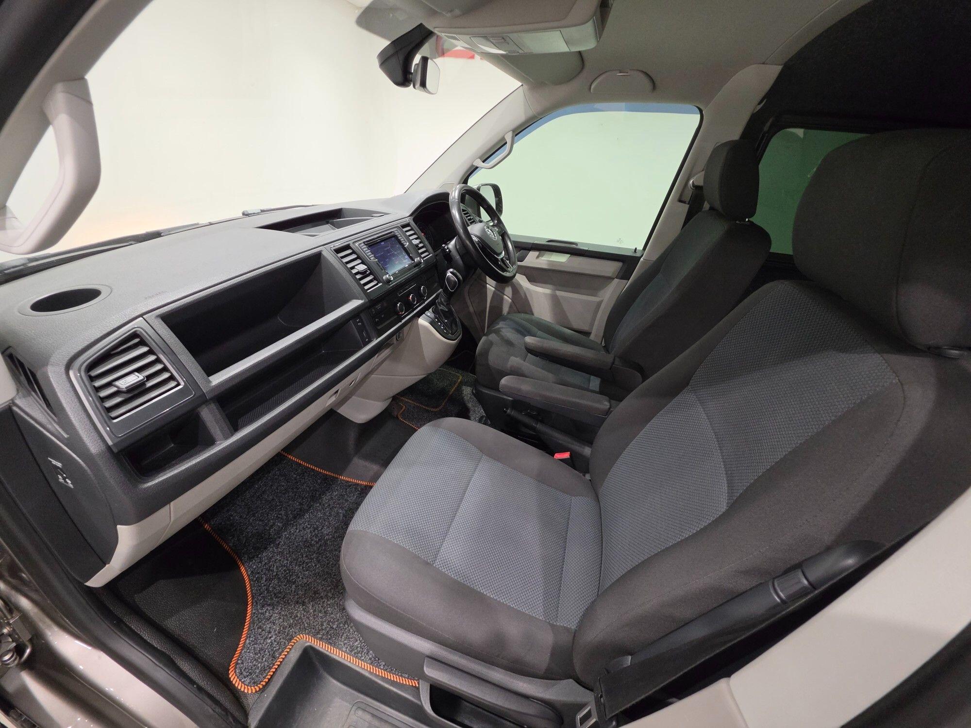 Volkswagen Transporter view 96