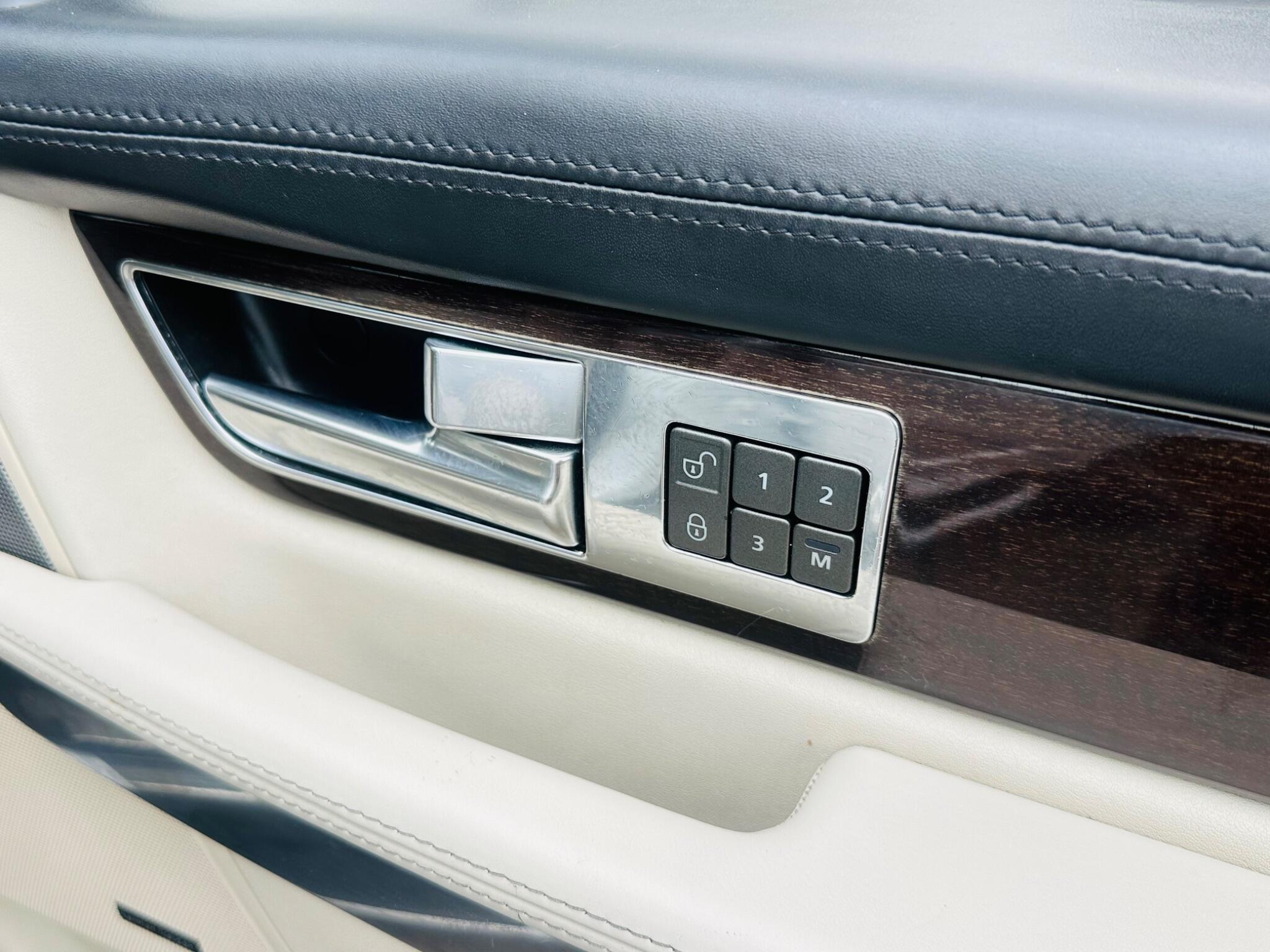 Land Rover Range Rover Sport view 26
