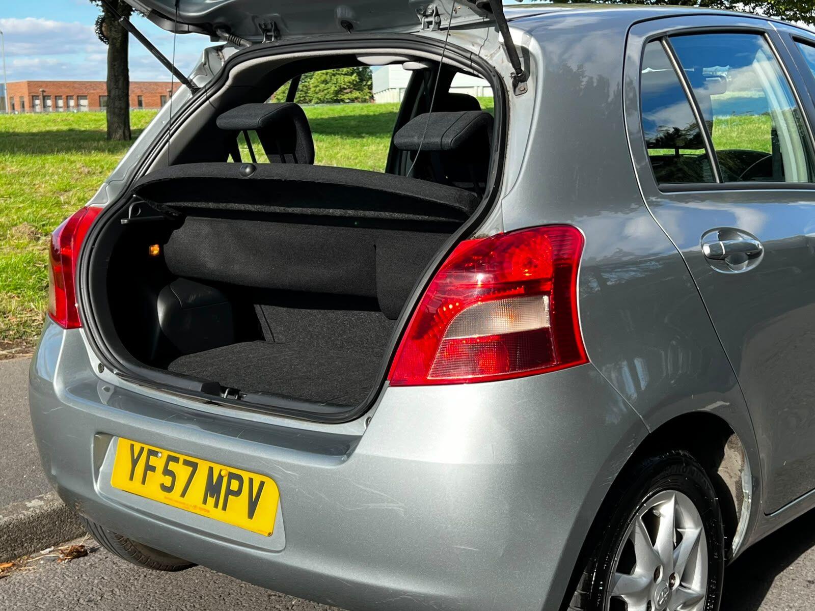 Toyota Yaris view 12