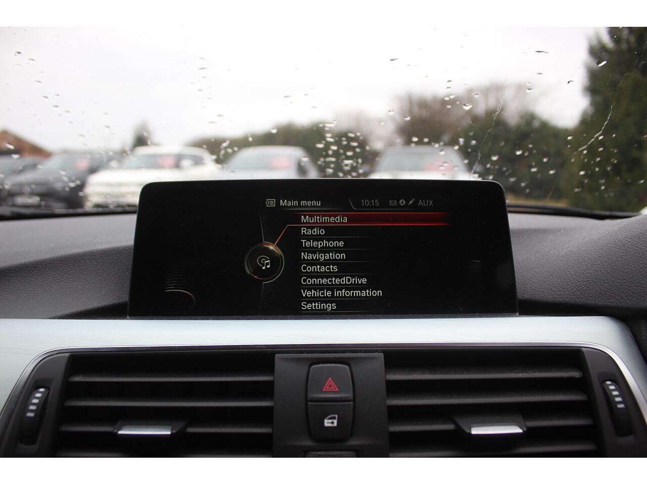 BMW 3 Series view 17