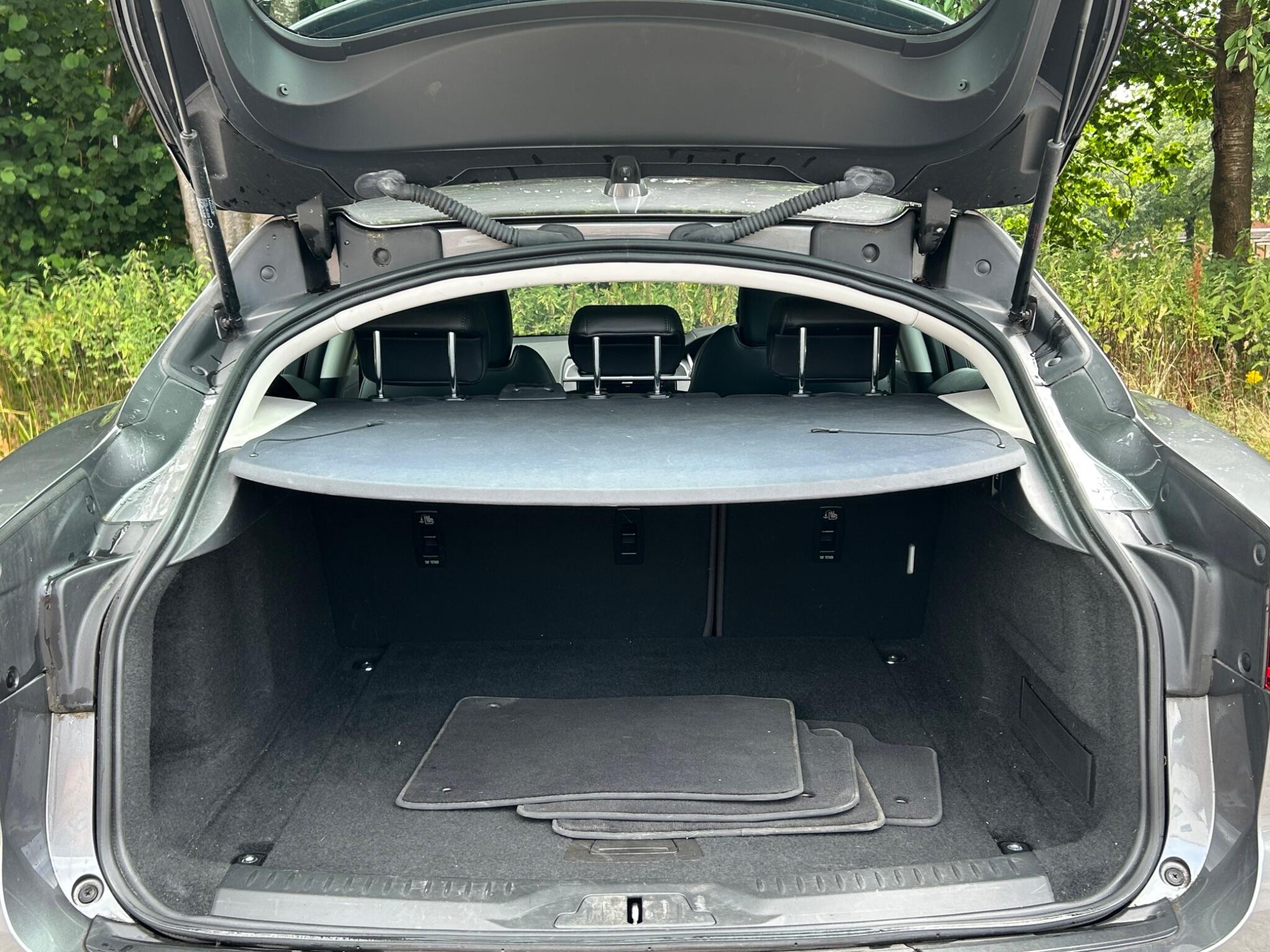 Jaguar I-Pace view 19