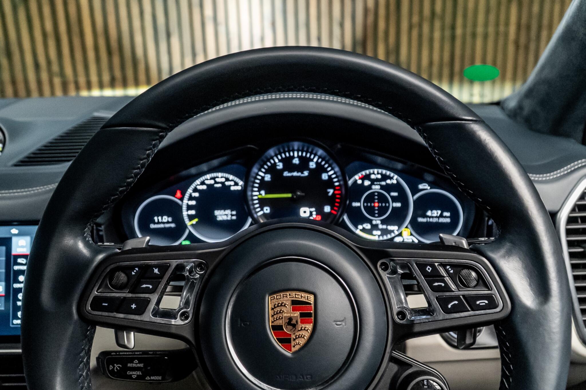 Porsche Cayenne view 33