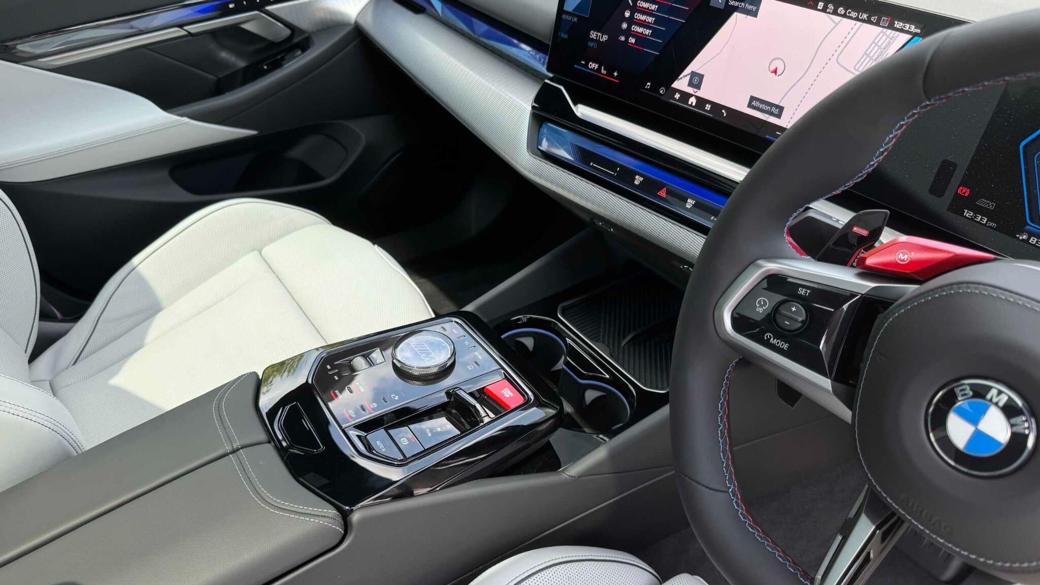 BMW M5 view 21