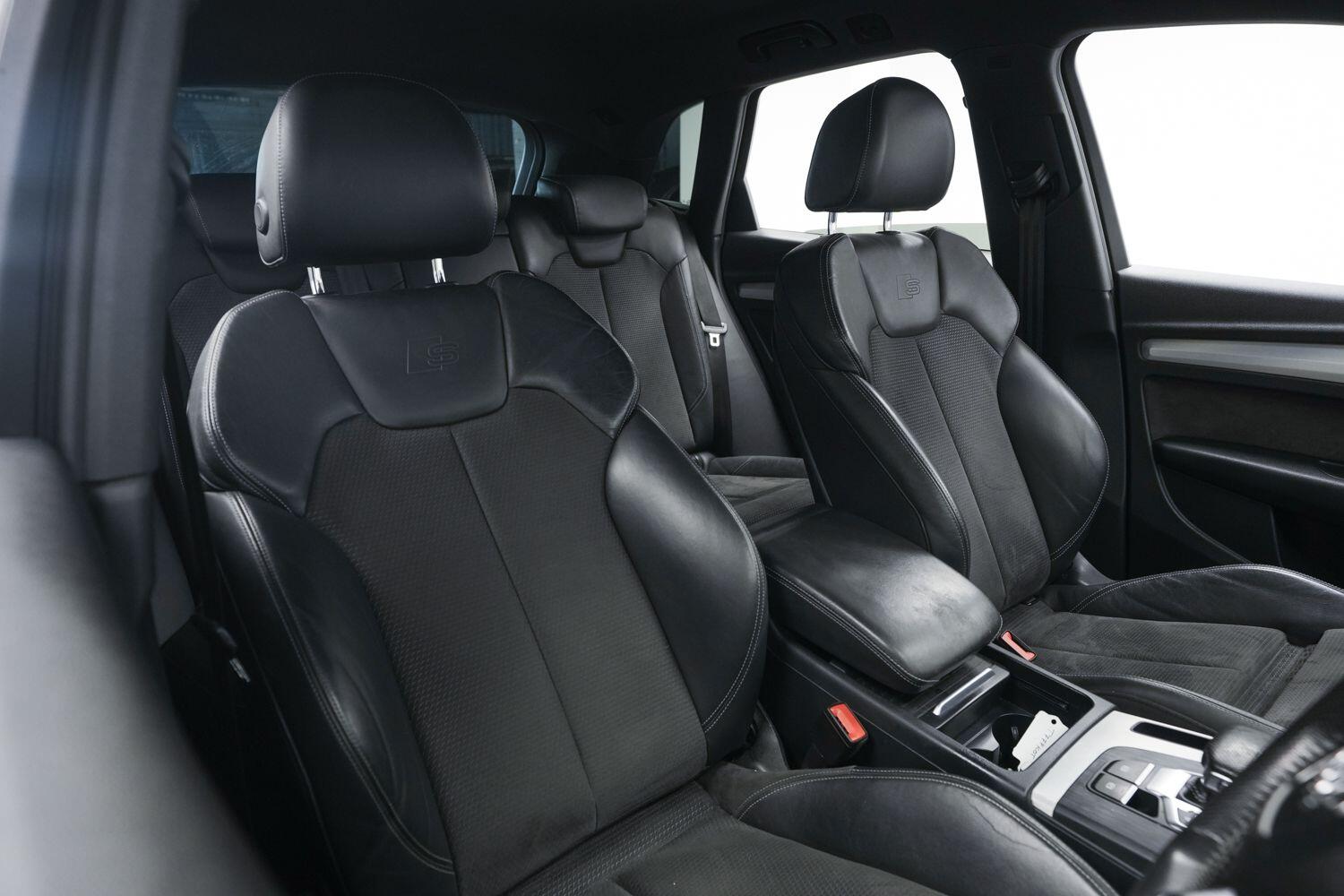 Audi Q5 view 9