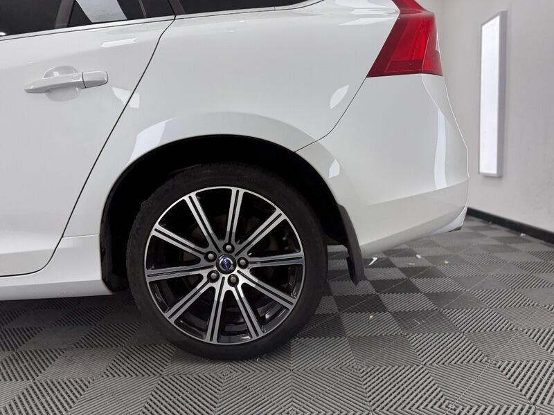2015 Volvo V60 3.0 T6 SE AWD Estate 5dr Petrol Geartronic AWD Euro 5 (304 ps) • 59,500 miles image 10