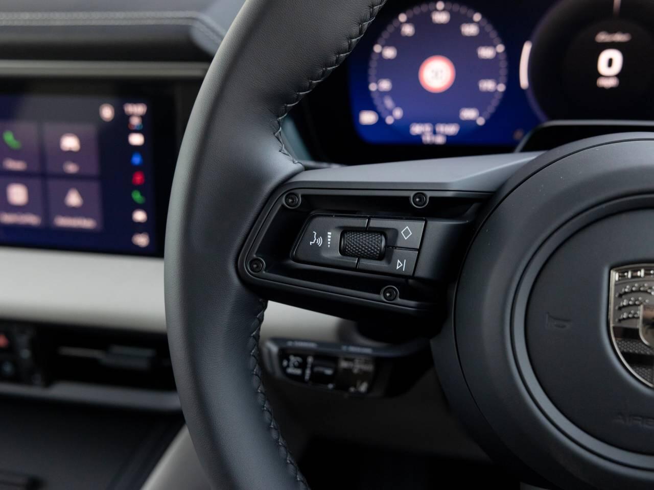 Porsche Macan view 46