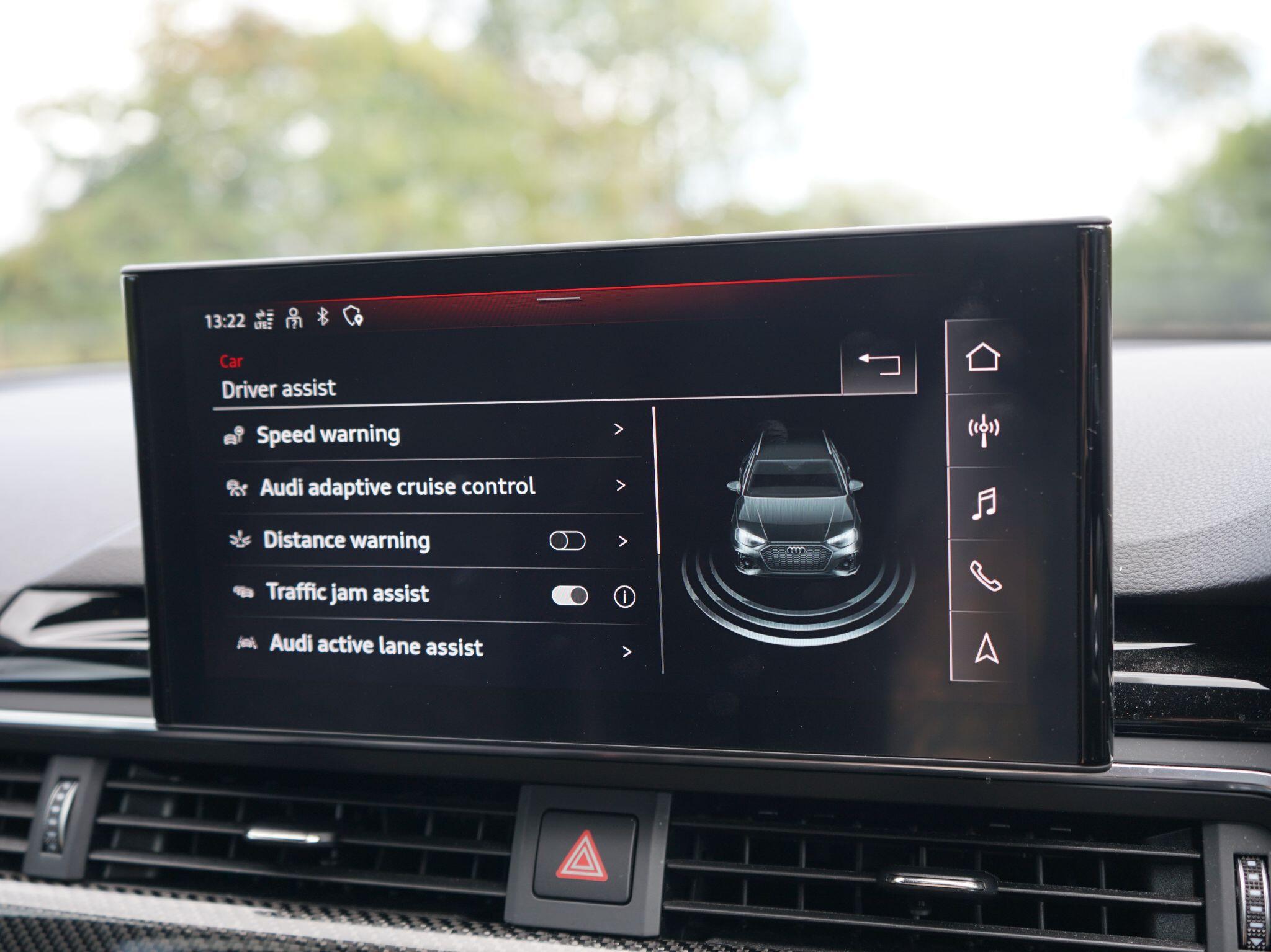 Audi RS4 Avant view 44