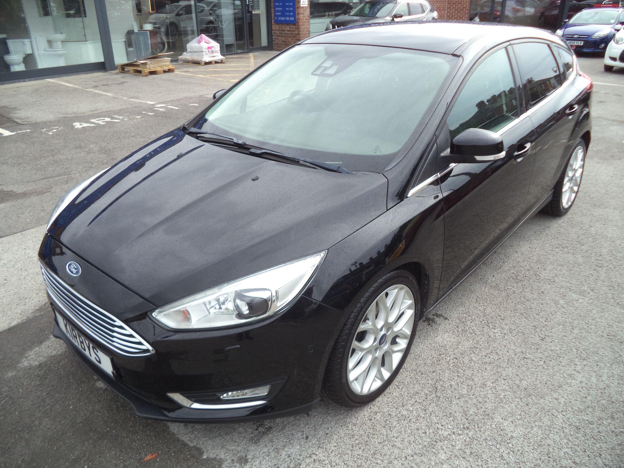 Ford Focus view 3