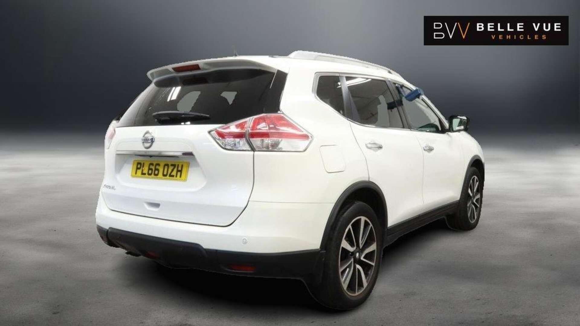 Nissan X-Trail view 4
