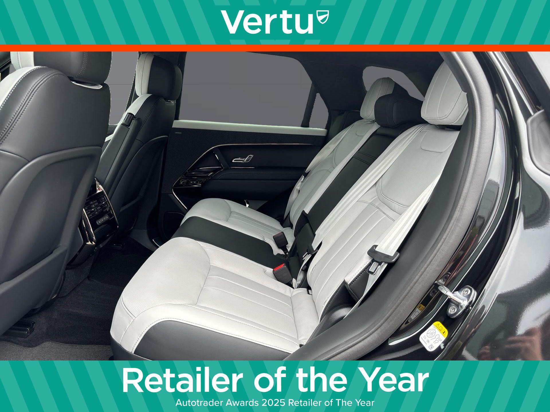Land Rover Range Rover Sport view 4