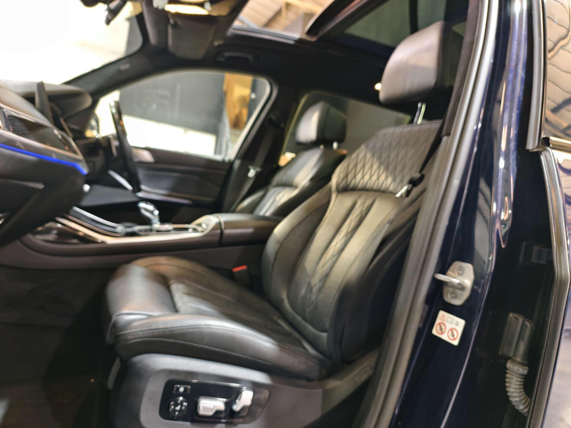 BMW X7 view 35