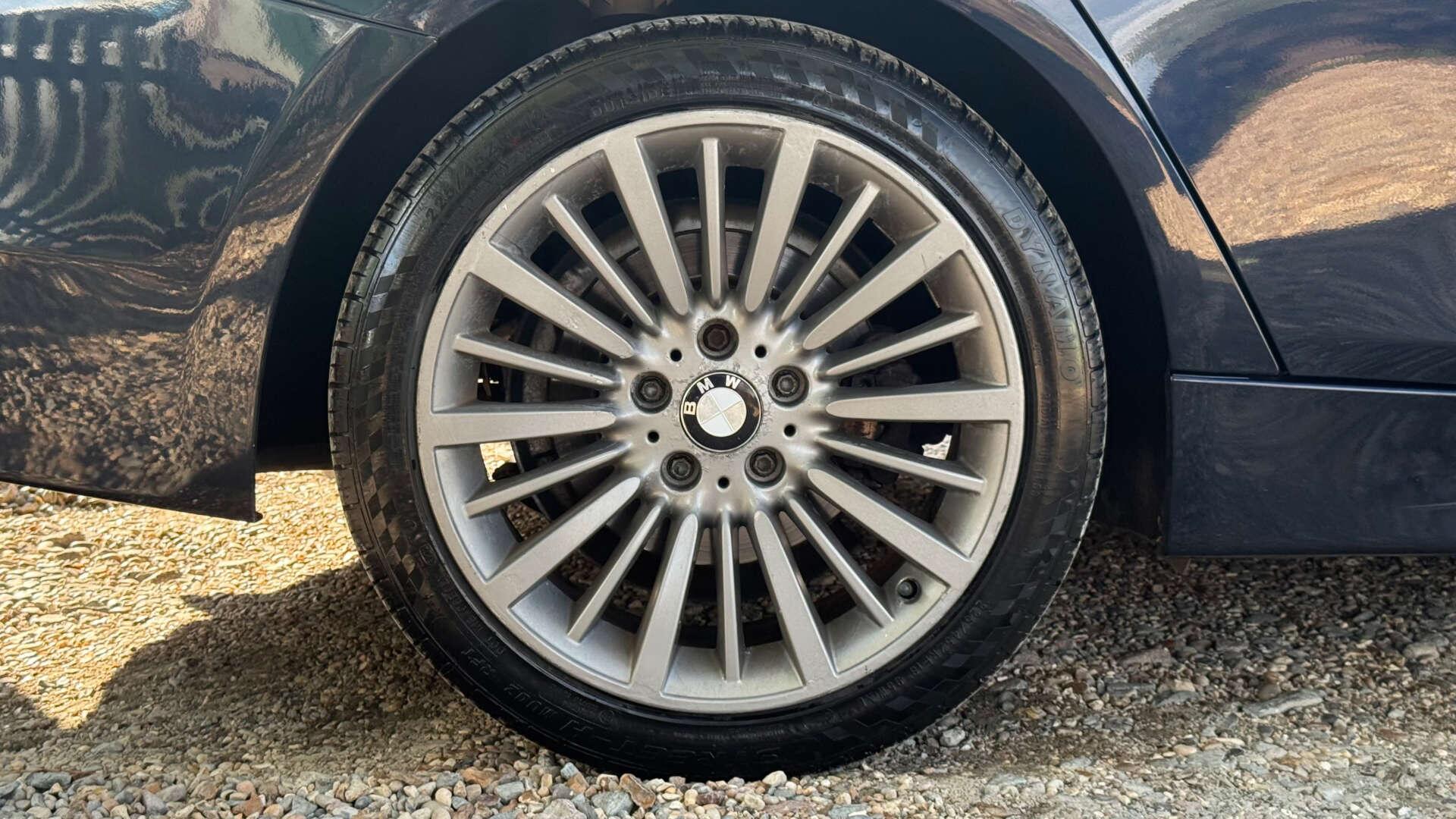 BMW 3 Series view 34
