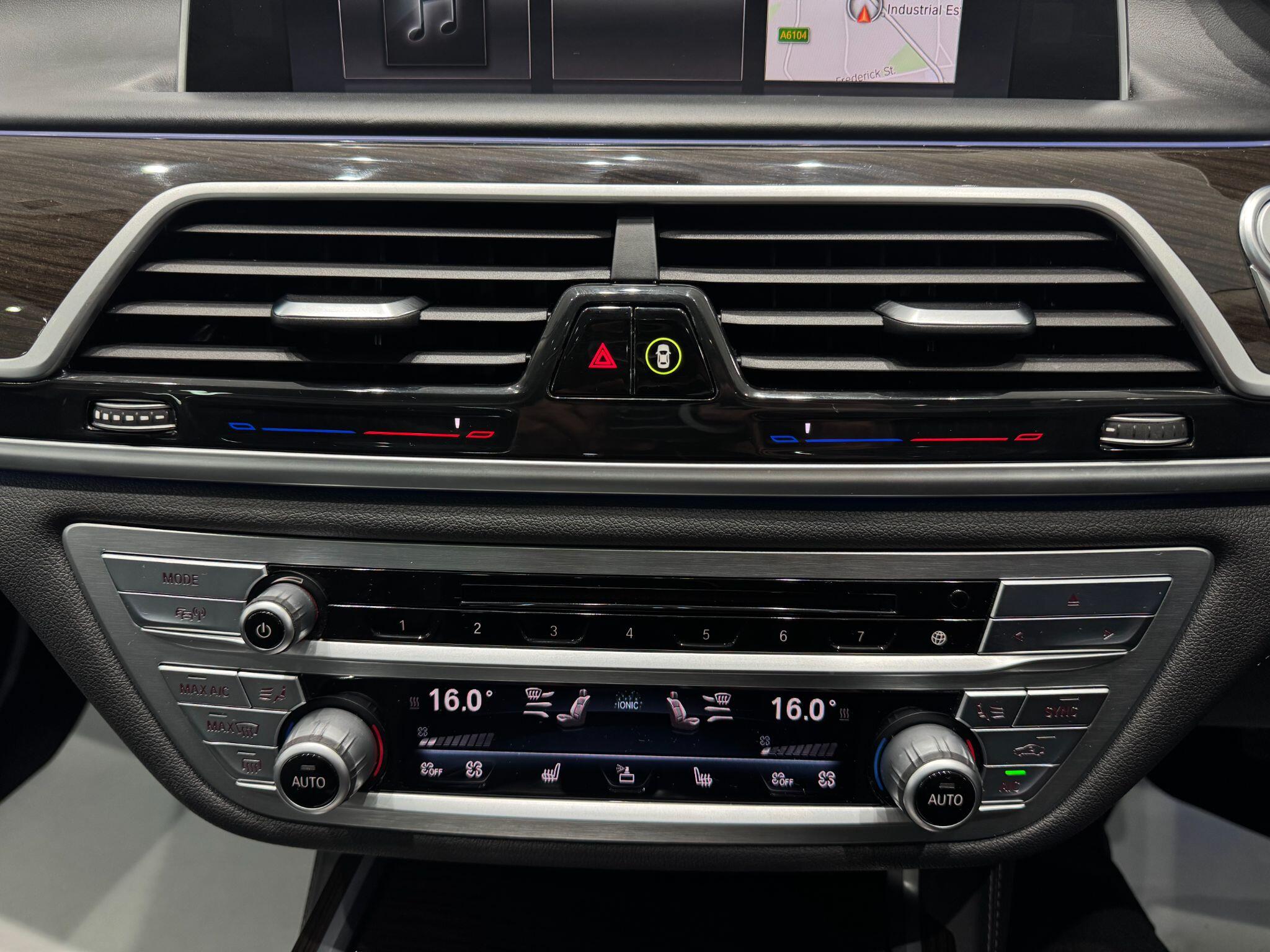 BMW 7 Series view 50