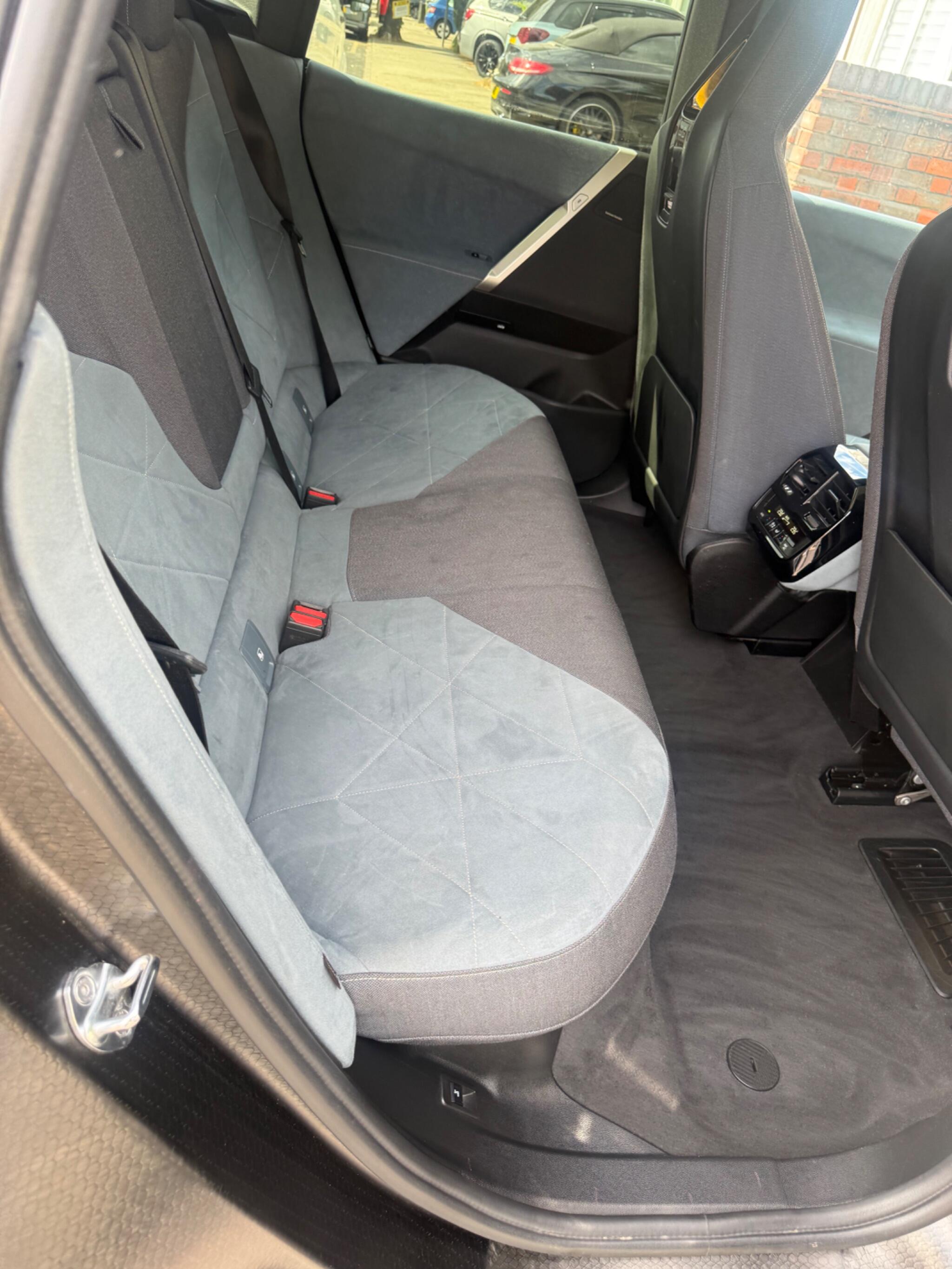 BMW Ix view 13