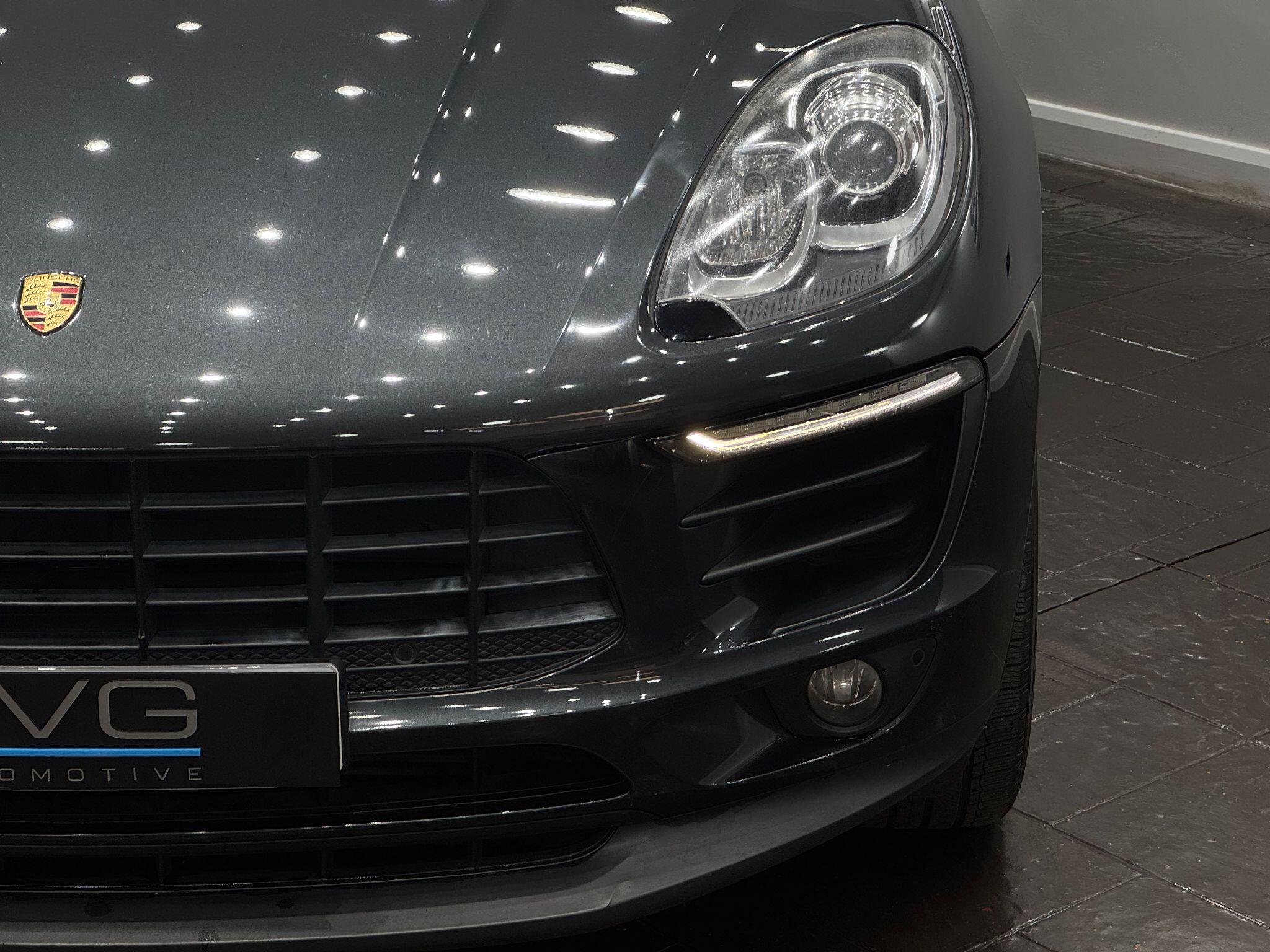 Porsche Macan view 12