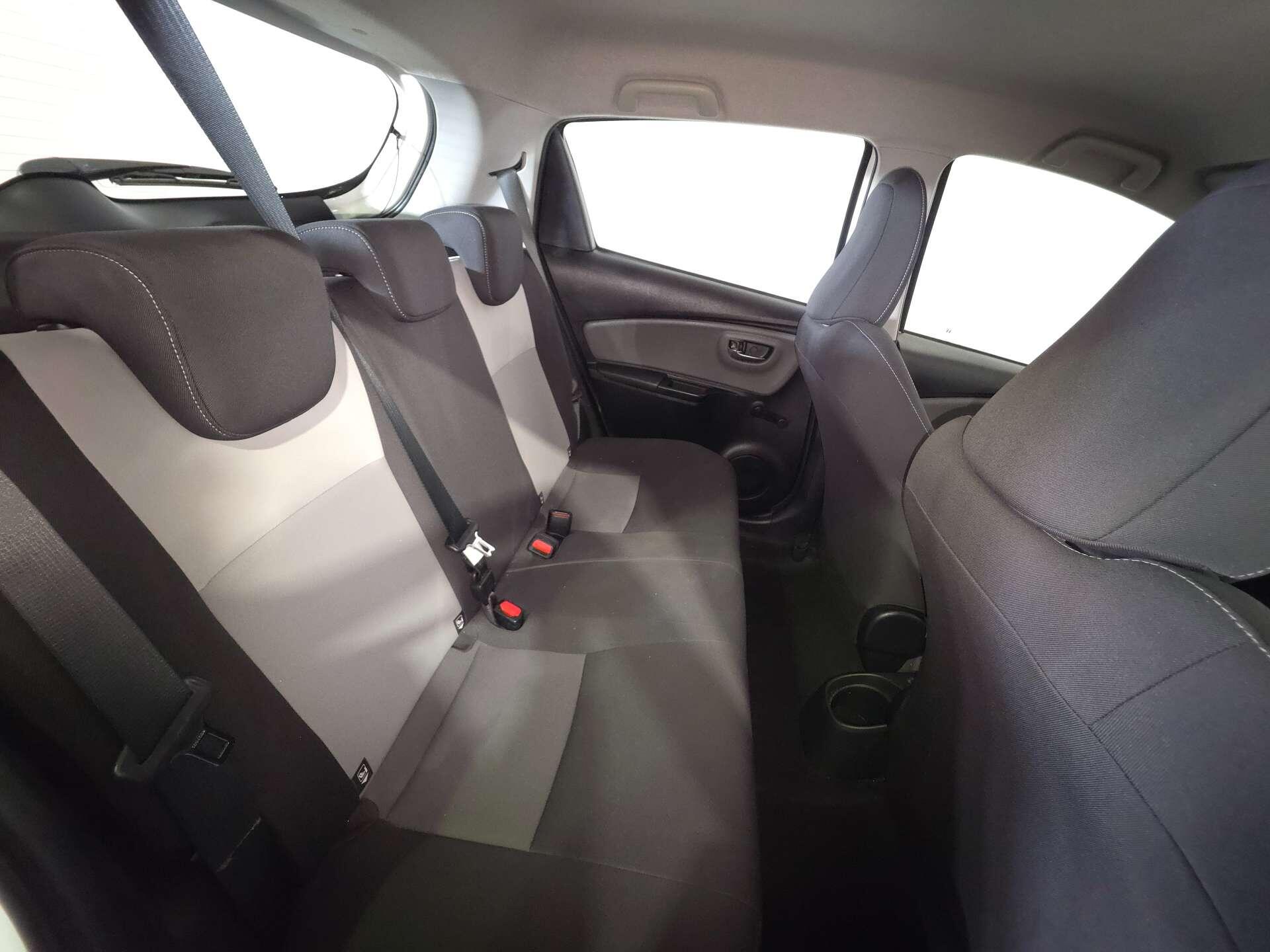 Toyota Yaris view 40