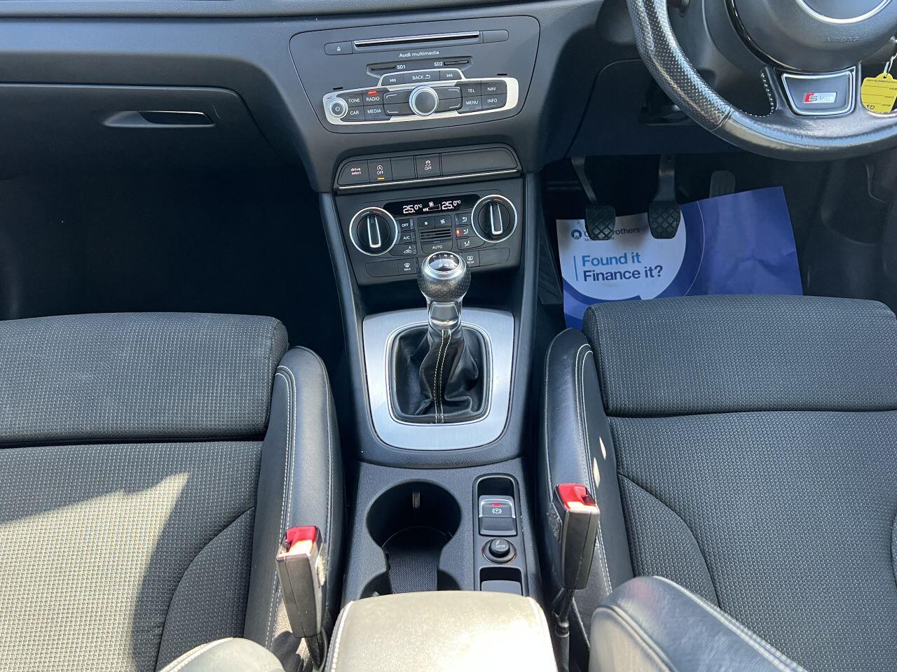 Audi Q3 view 30