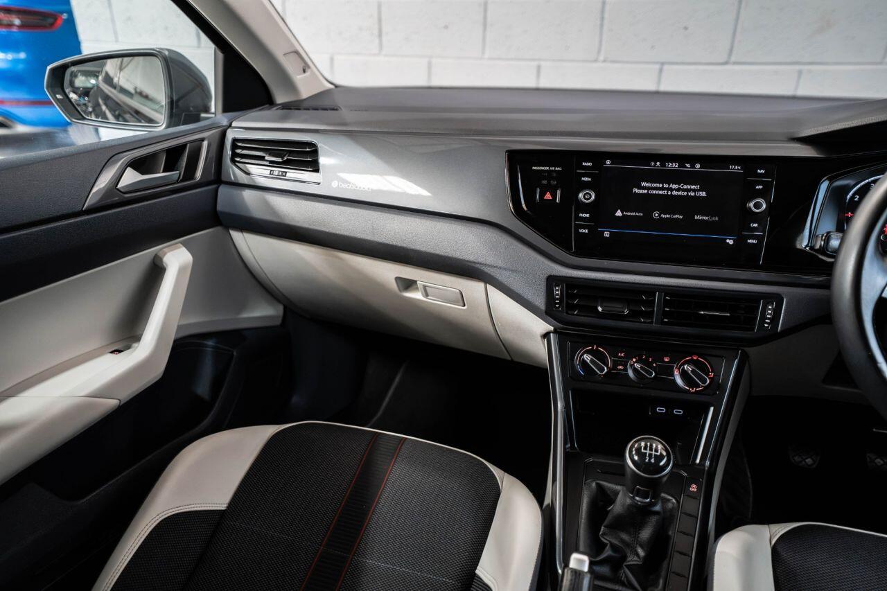 Volkswagen Polo view 27