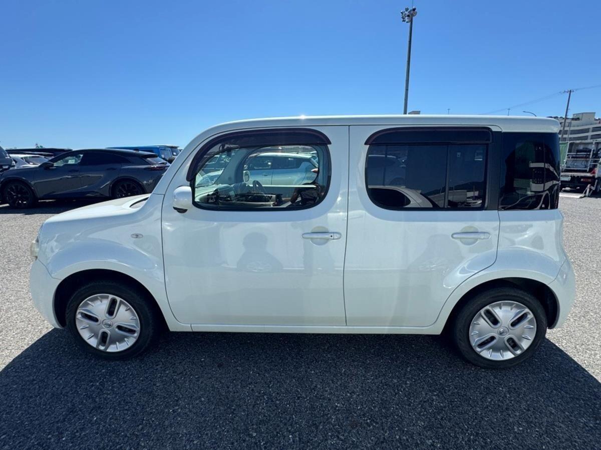Nissan Cube view 5