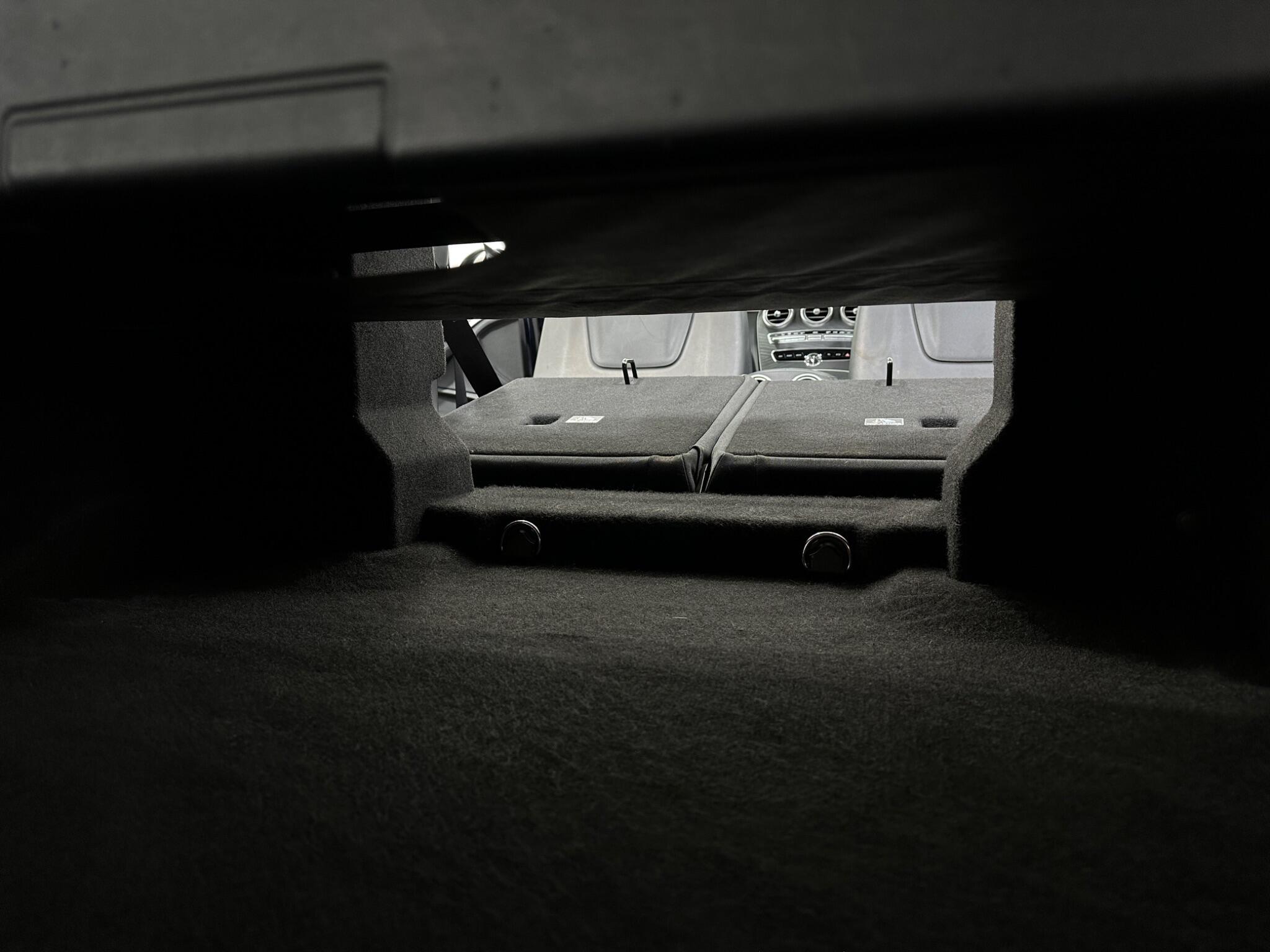 Mercedes-Benz C-Class view 43