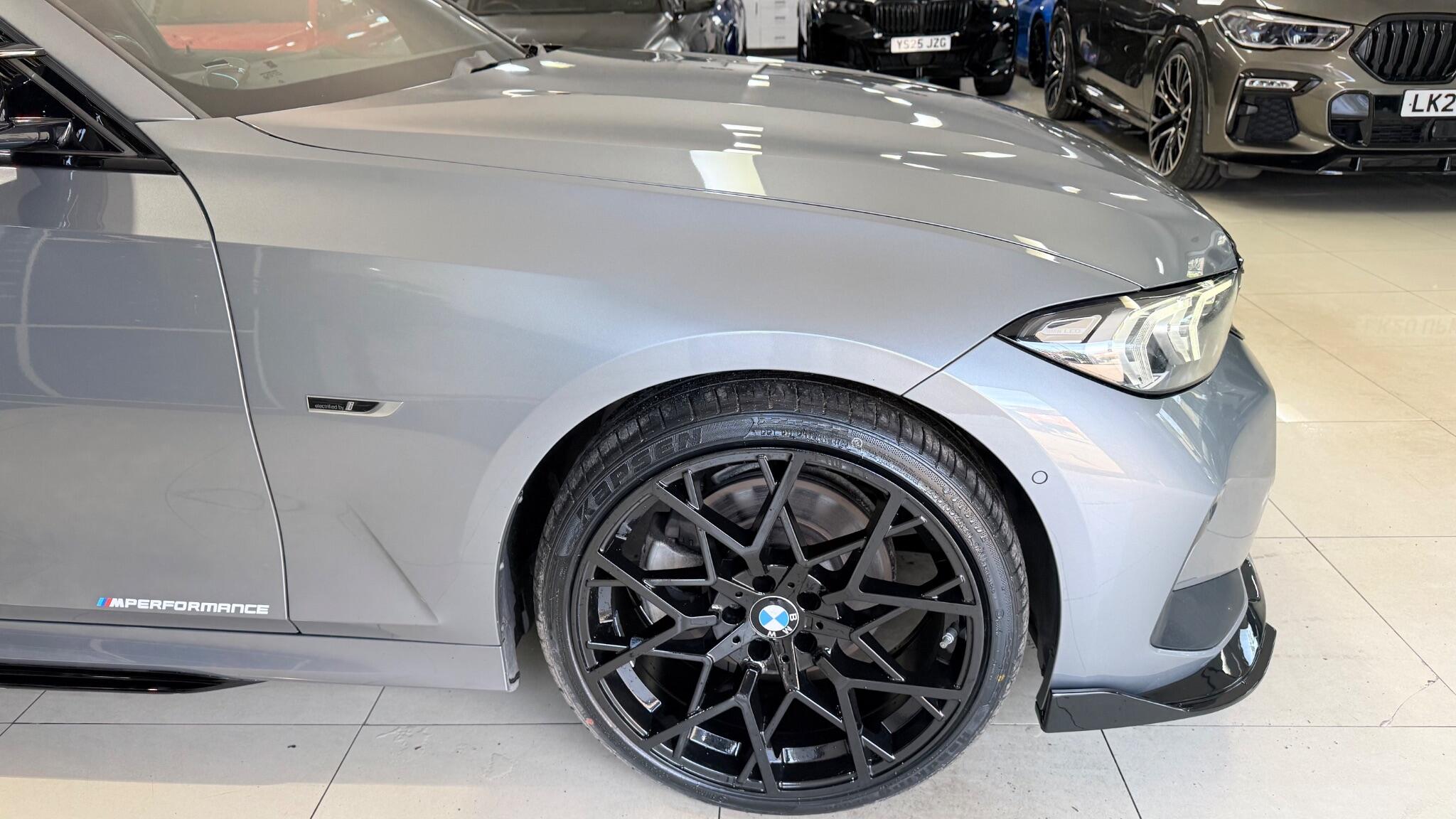 BMW 3 Series view 45
