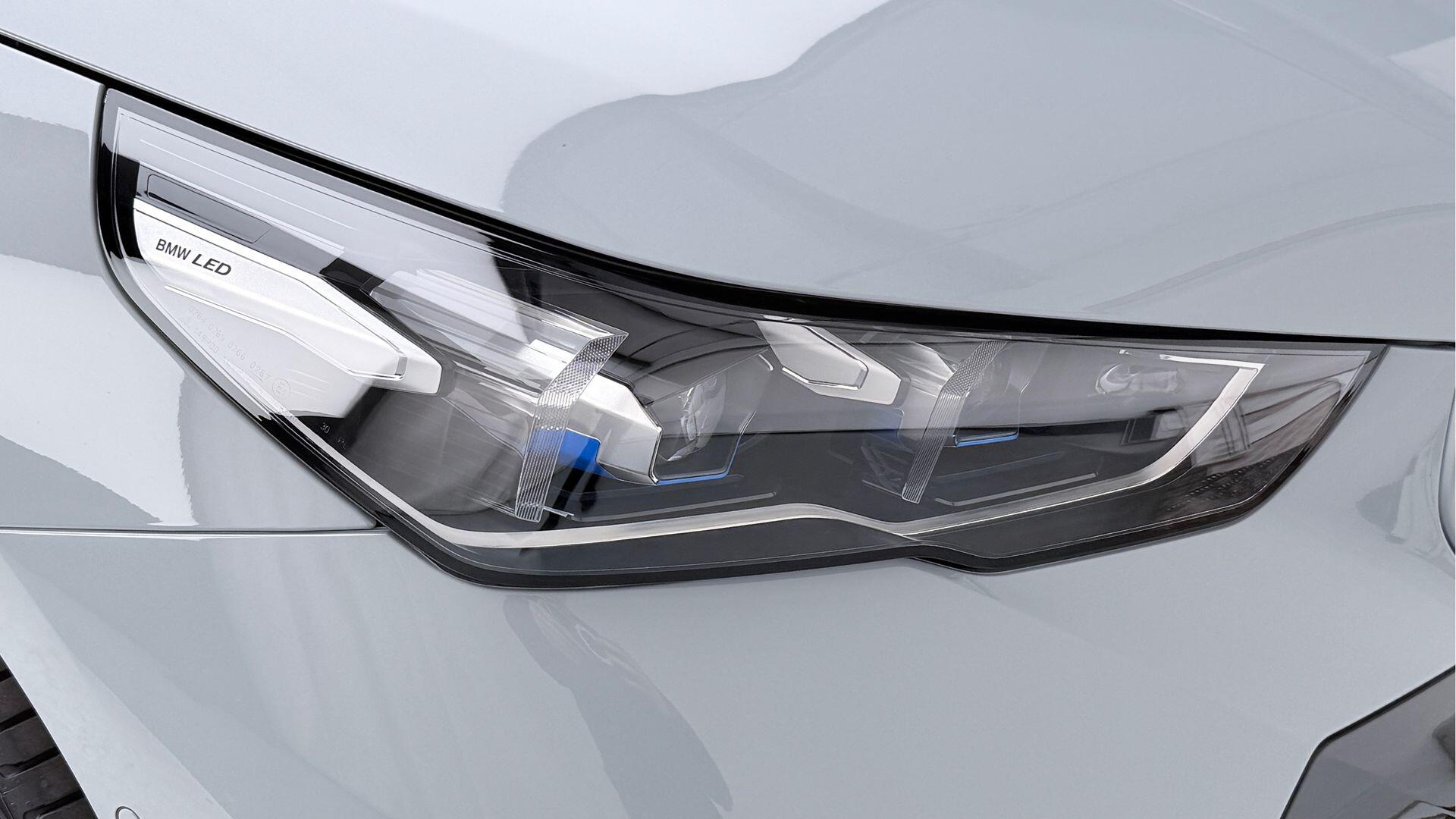 BMW 5 Series view 22