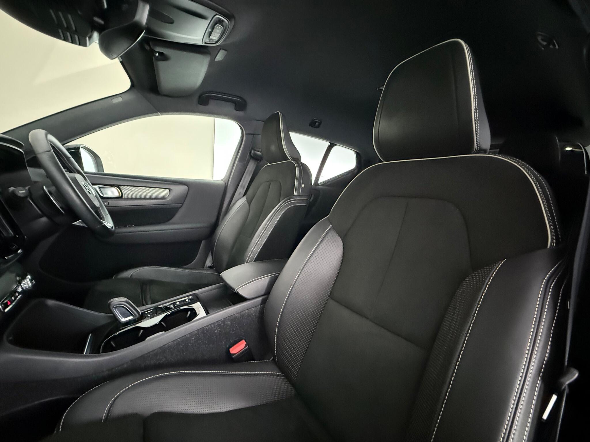 Volvo XC40 view 31
