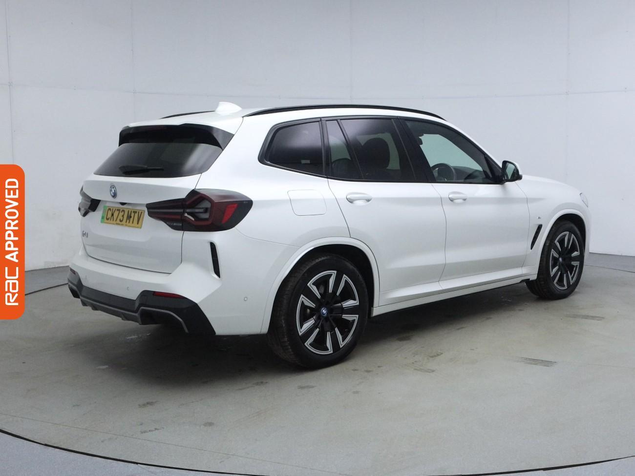 BMW iX3 view 34