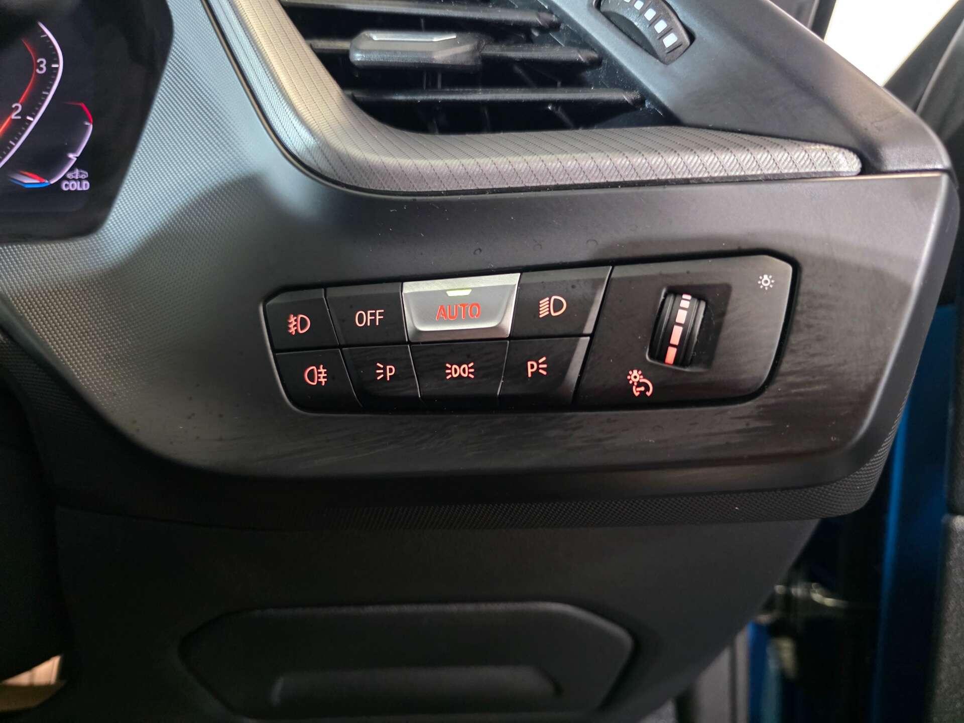 BMW 2 Series view 17