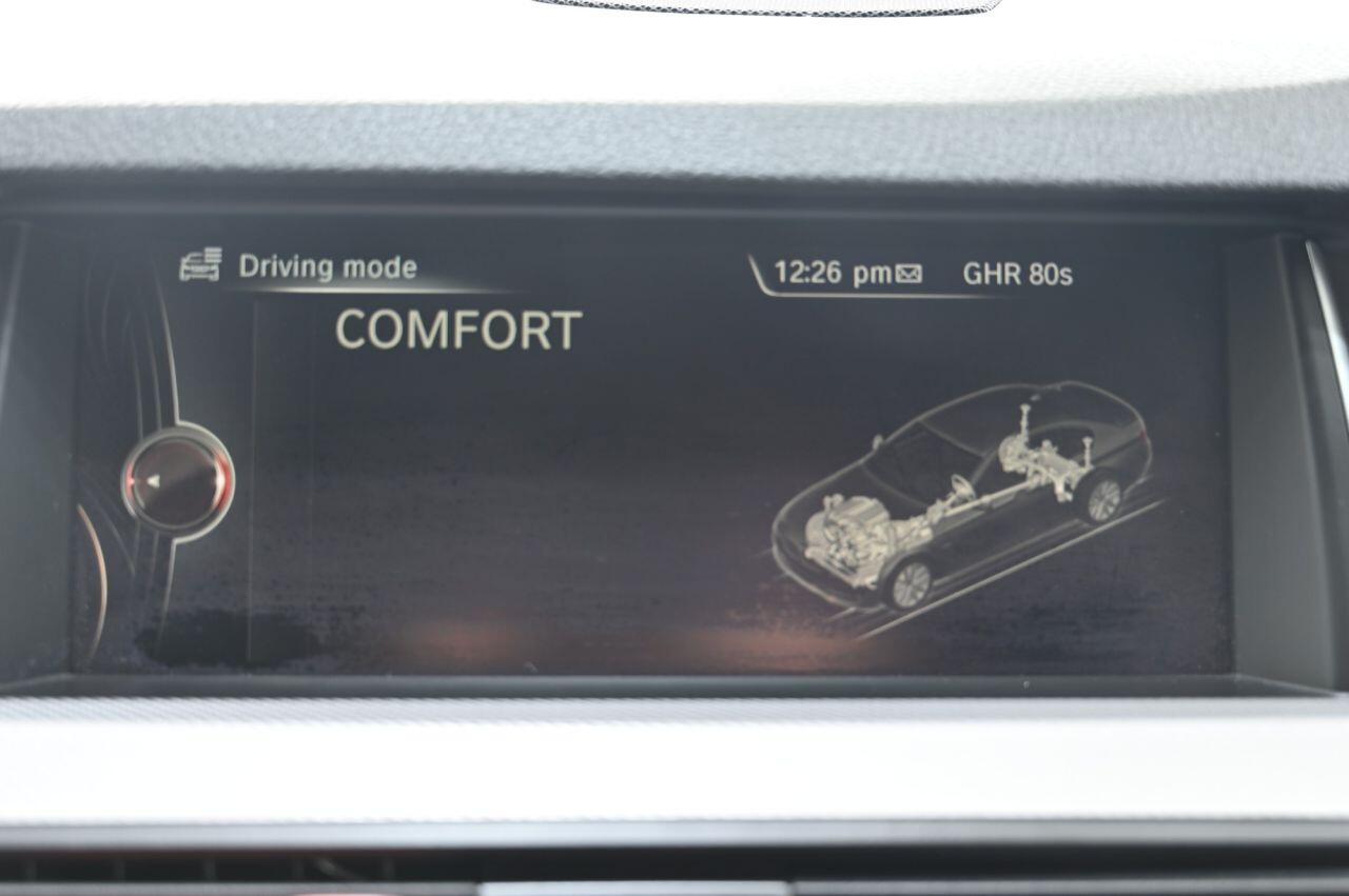 BMW 5 Series view 26