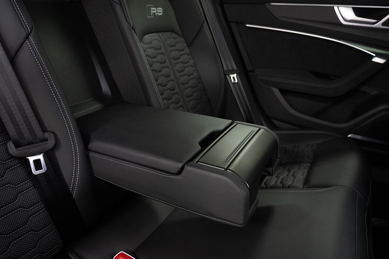 Audi RS6 view 24