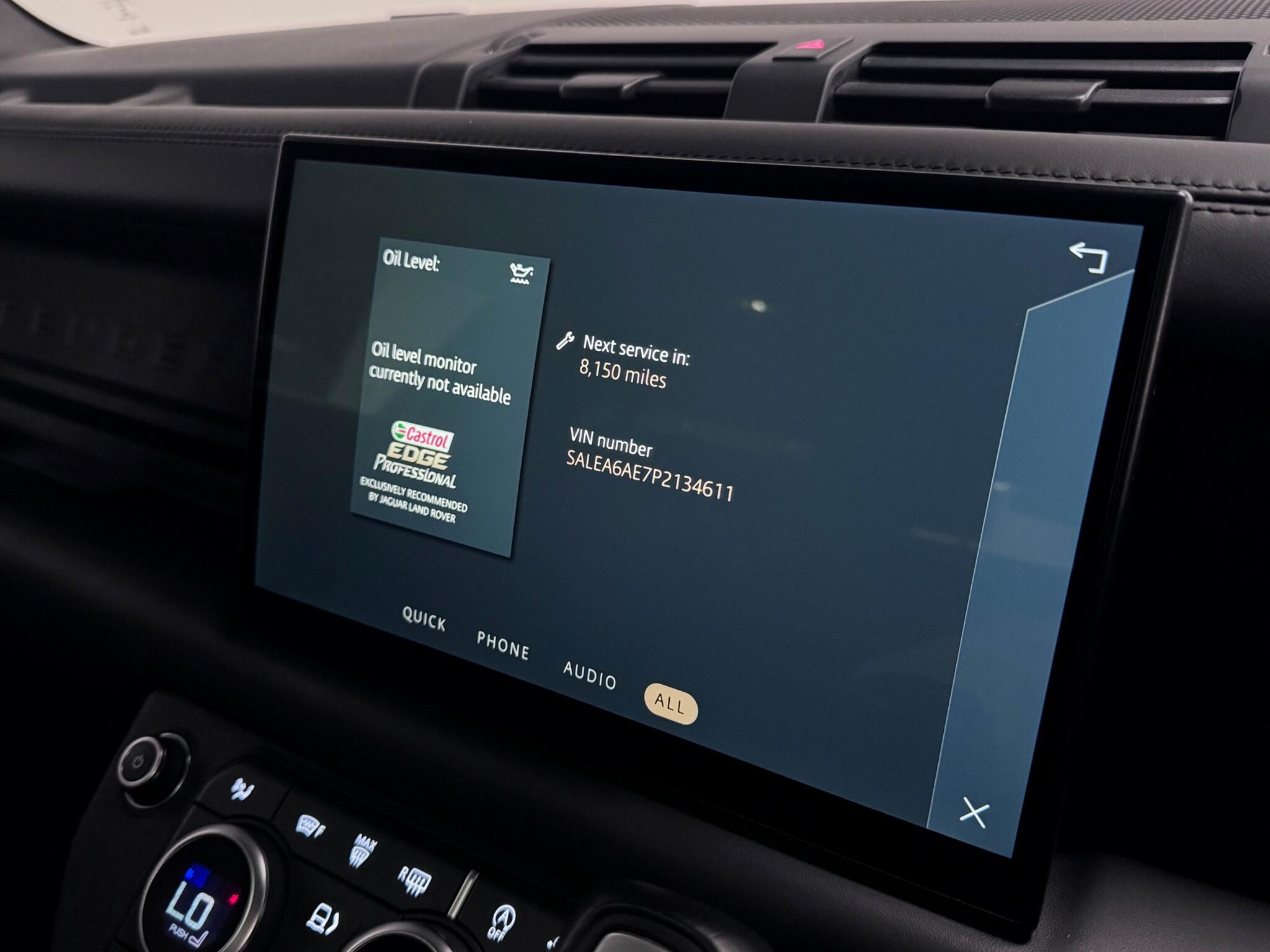 Land Rover Defender view 48