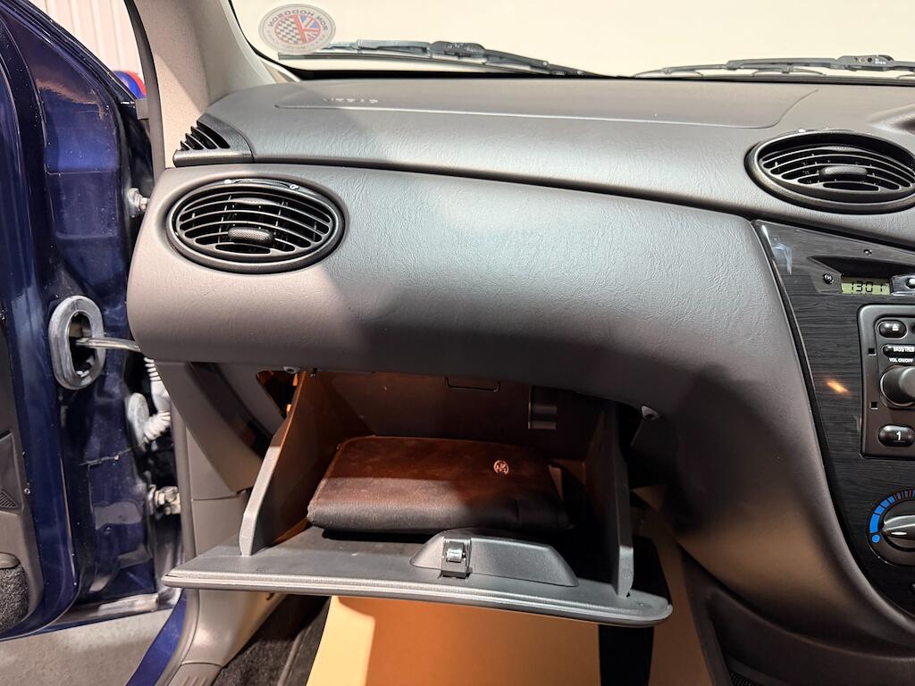 Ford Focus view 22