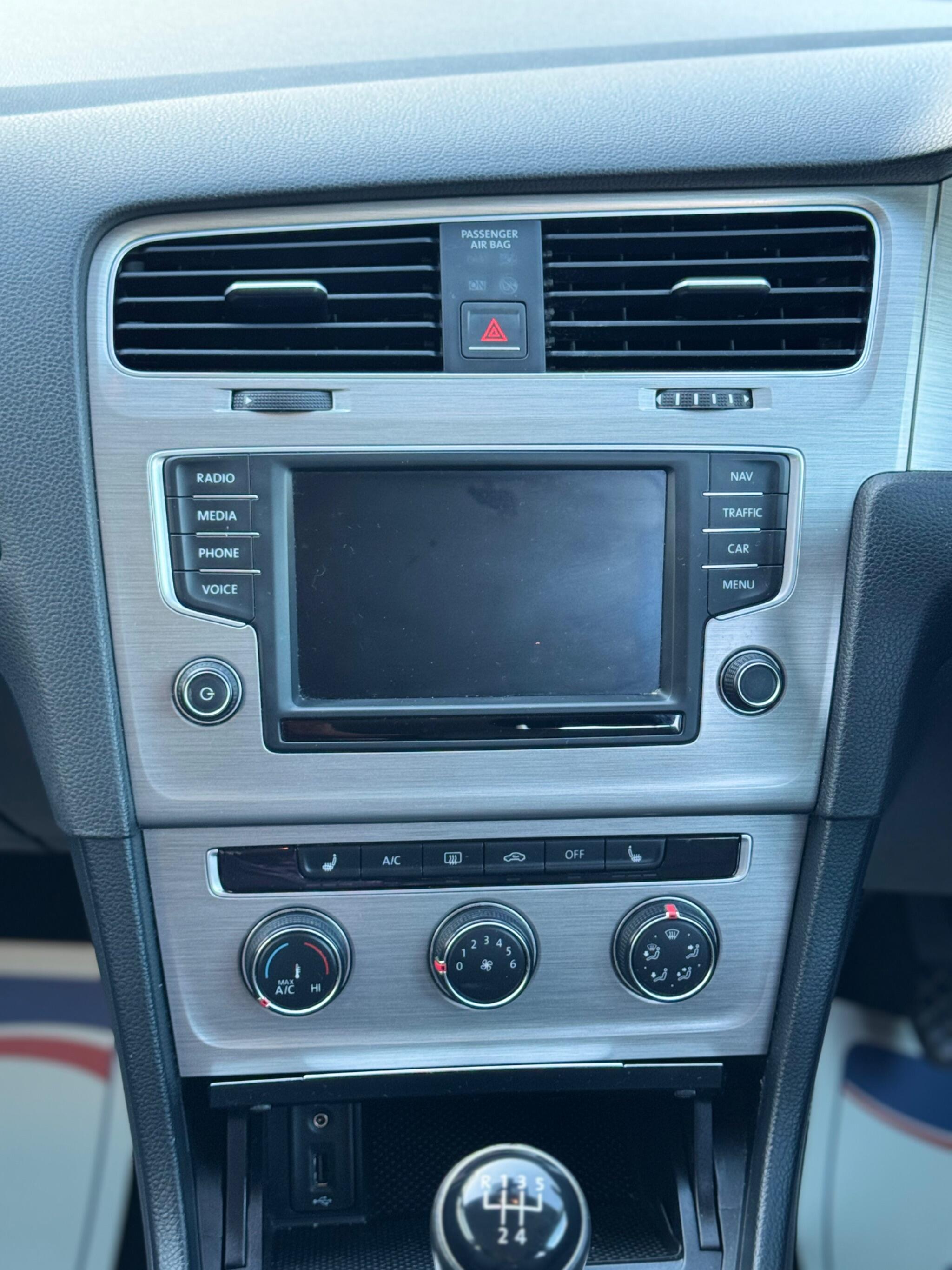 Volkswagen Golf view 18