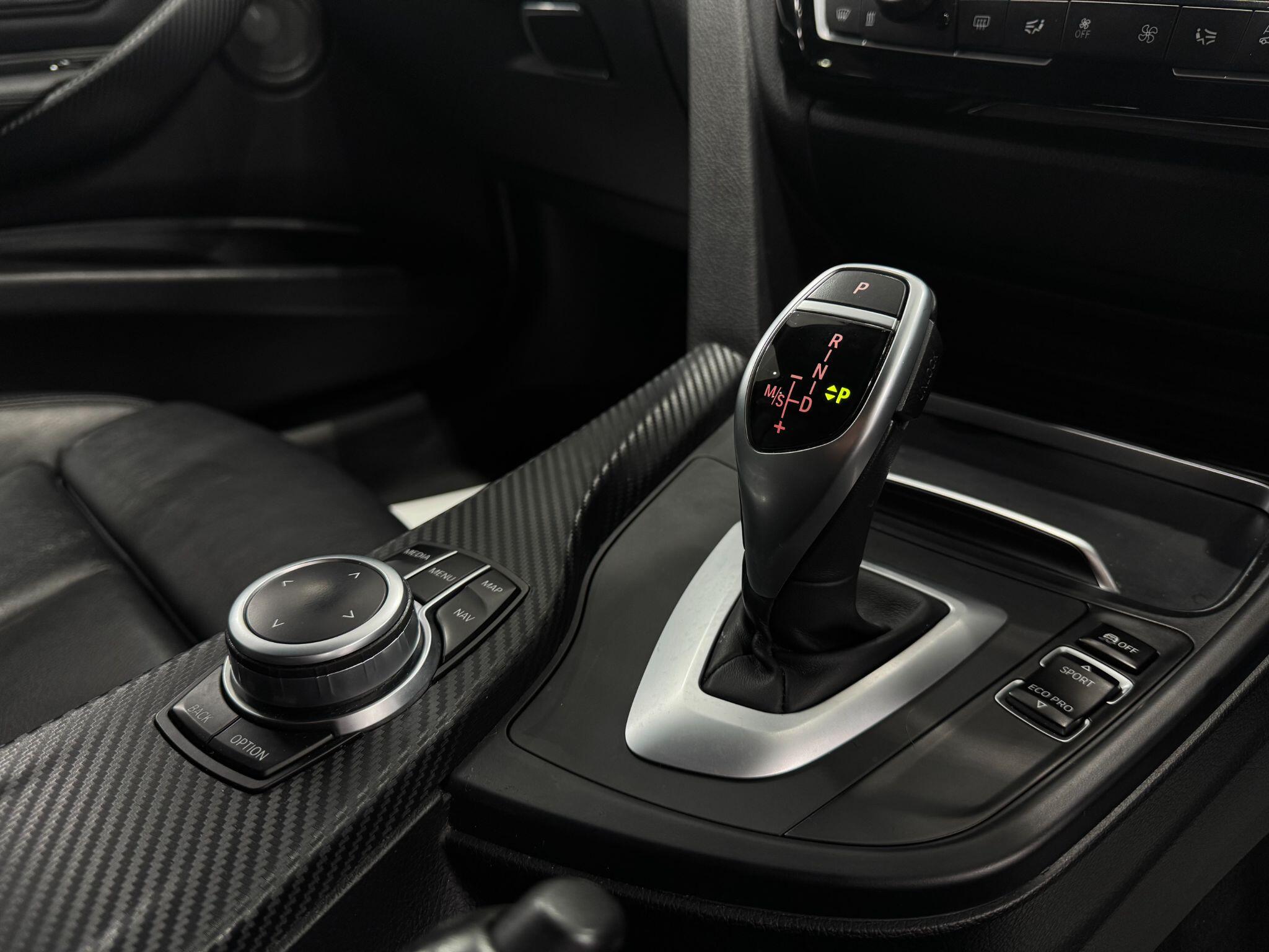 BMW 3 Series view 40