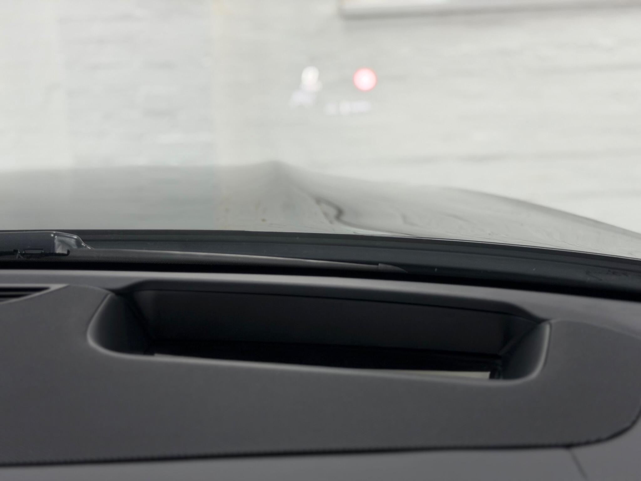 Mercedes-Benz GLS view 29