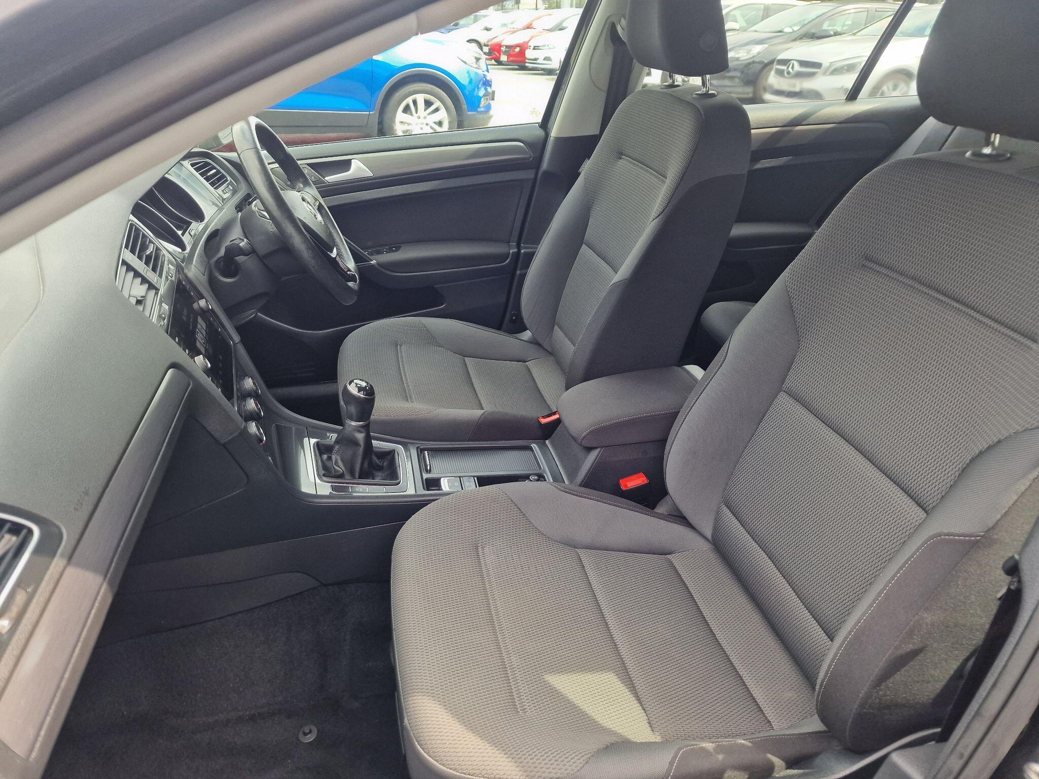 Volkswagen Golf view 62